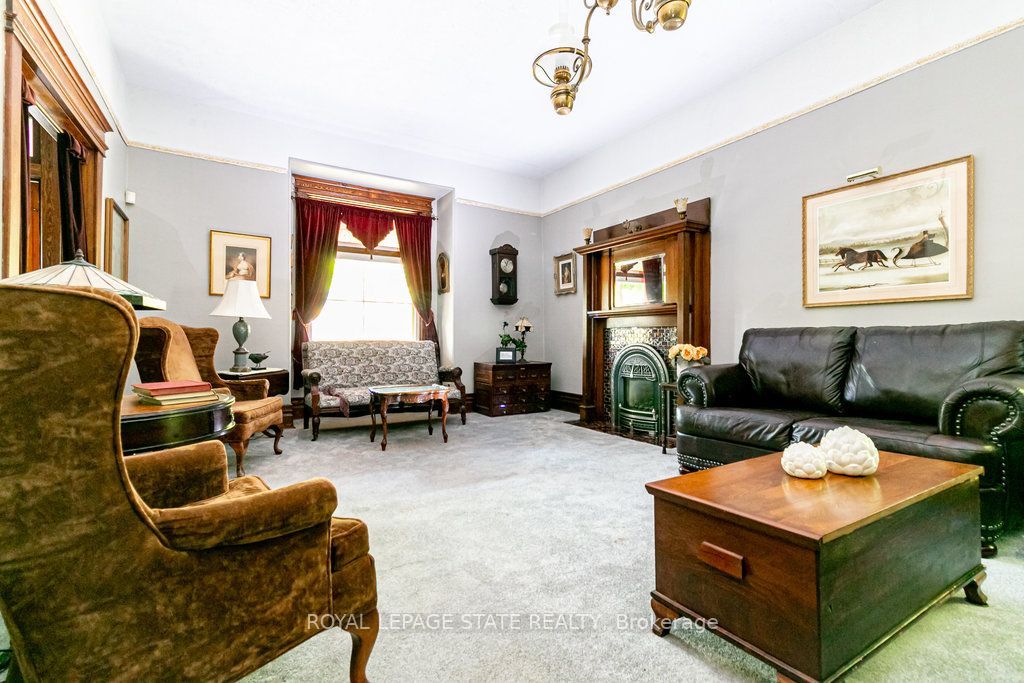 55 Cayley Street Property Photo 13