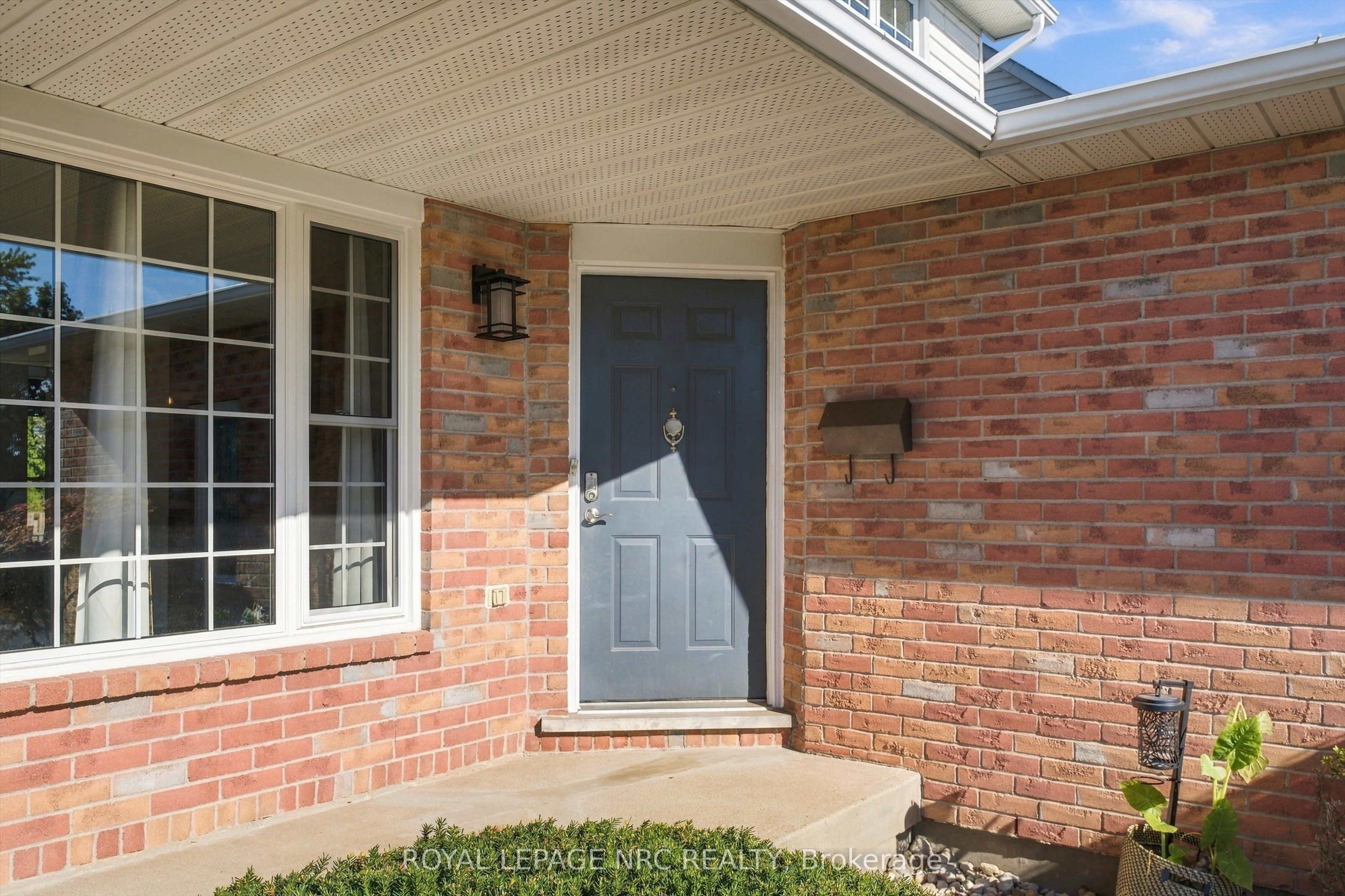 158 Confederation Avenue Property Photo 3