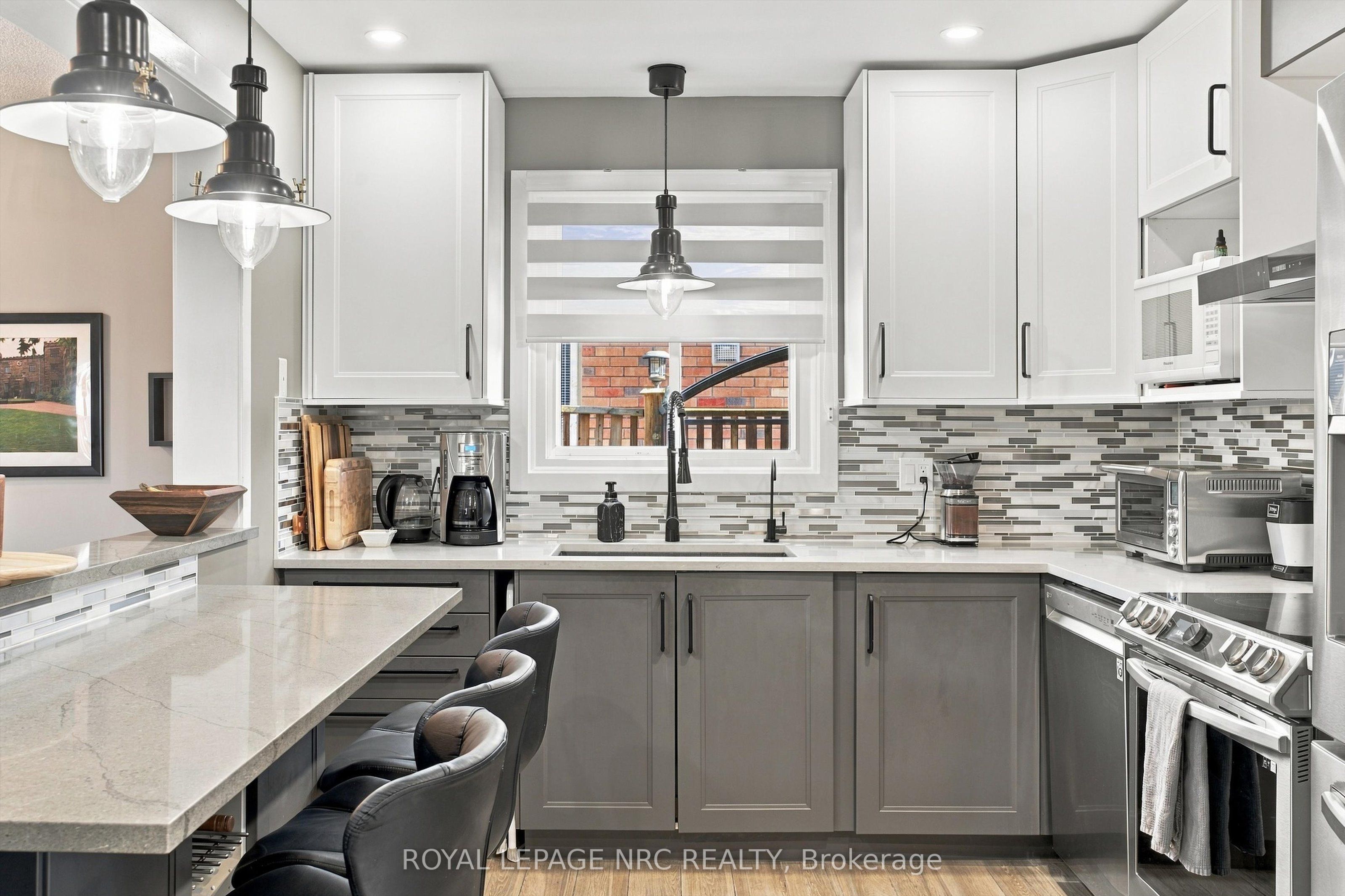 158 Confederation Avenue Property Photo 8
