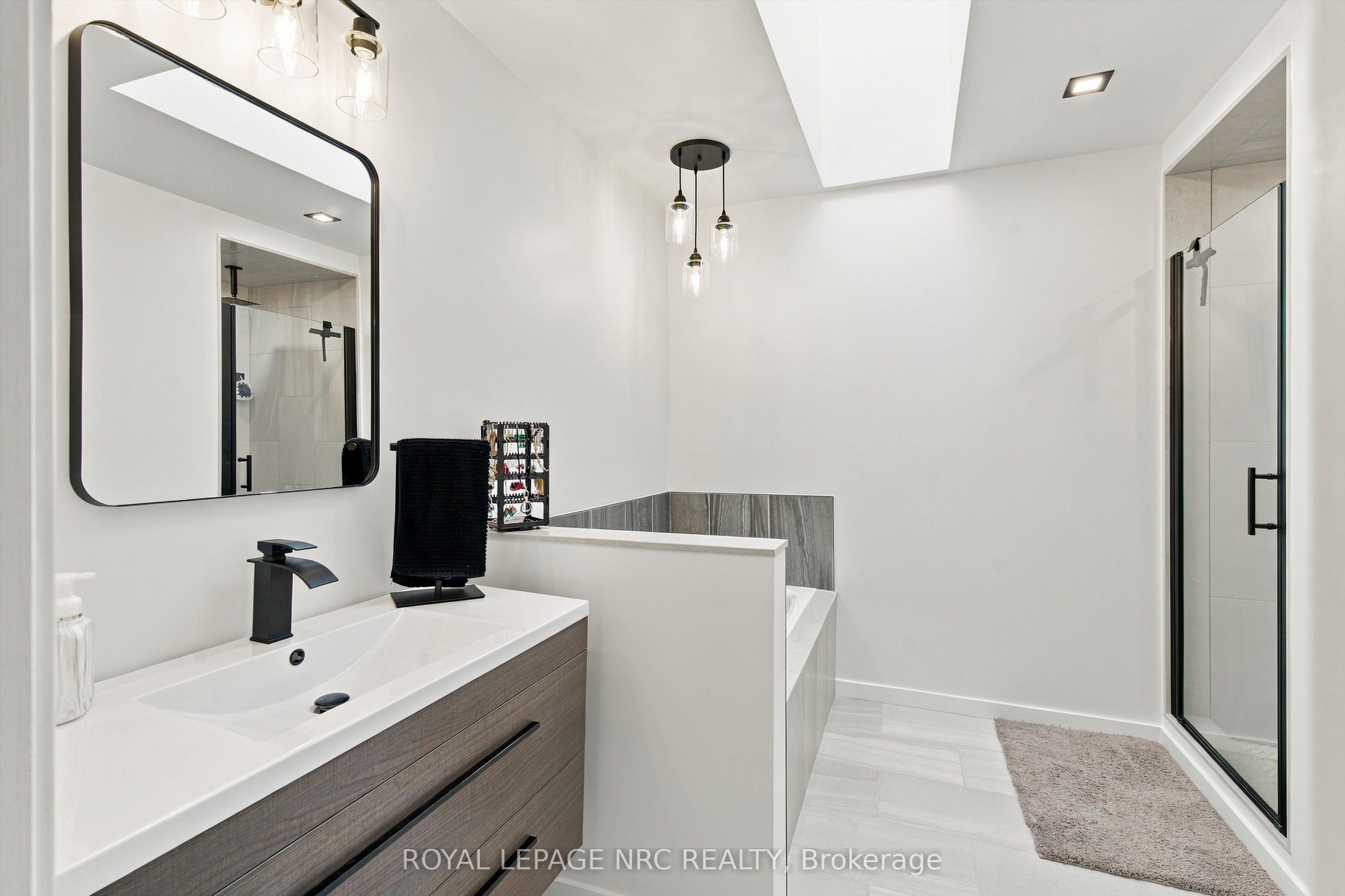 158 Confederation Avenue Property Photo 18