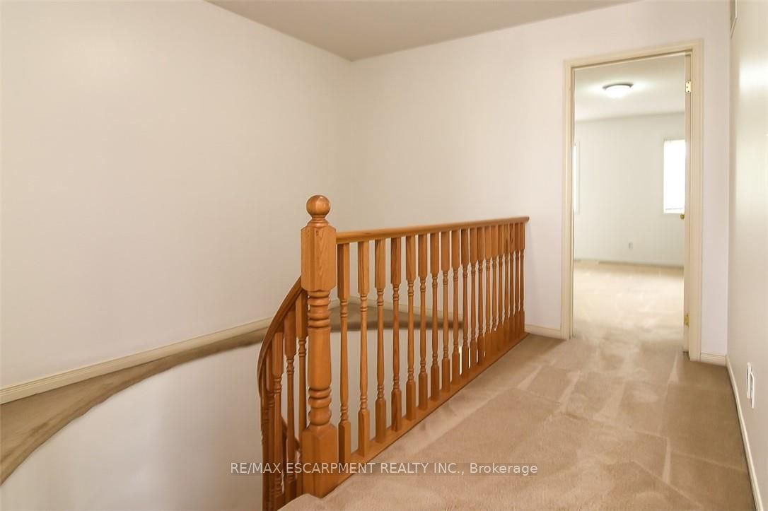 37 Cornerstone Drive Property Photo 17