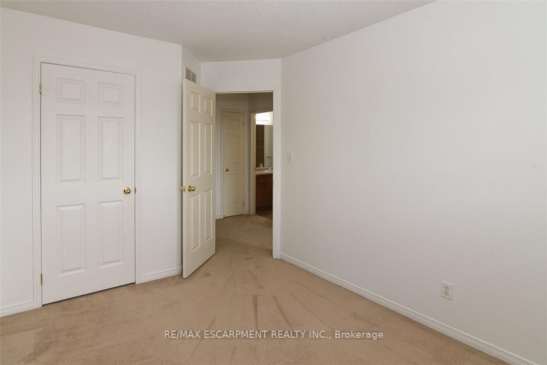 37 Cornerstone Drive Property Photo 20