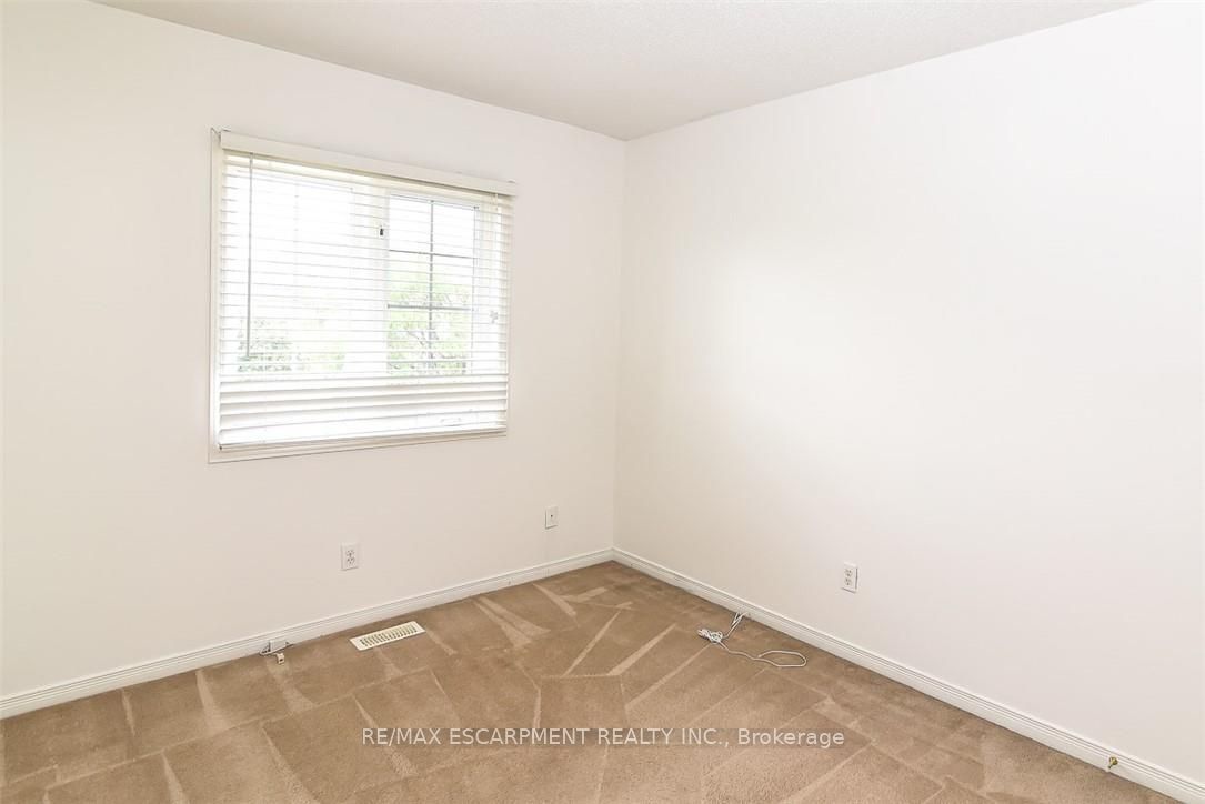 37 Cornerstone Drive Property Photo 21