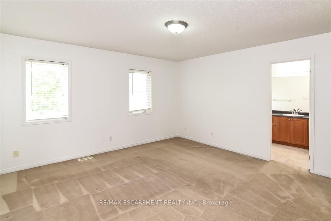 37 Cornerstone Drive Property Photo 24