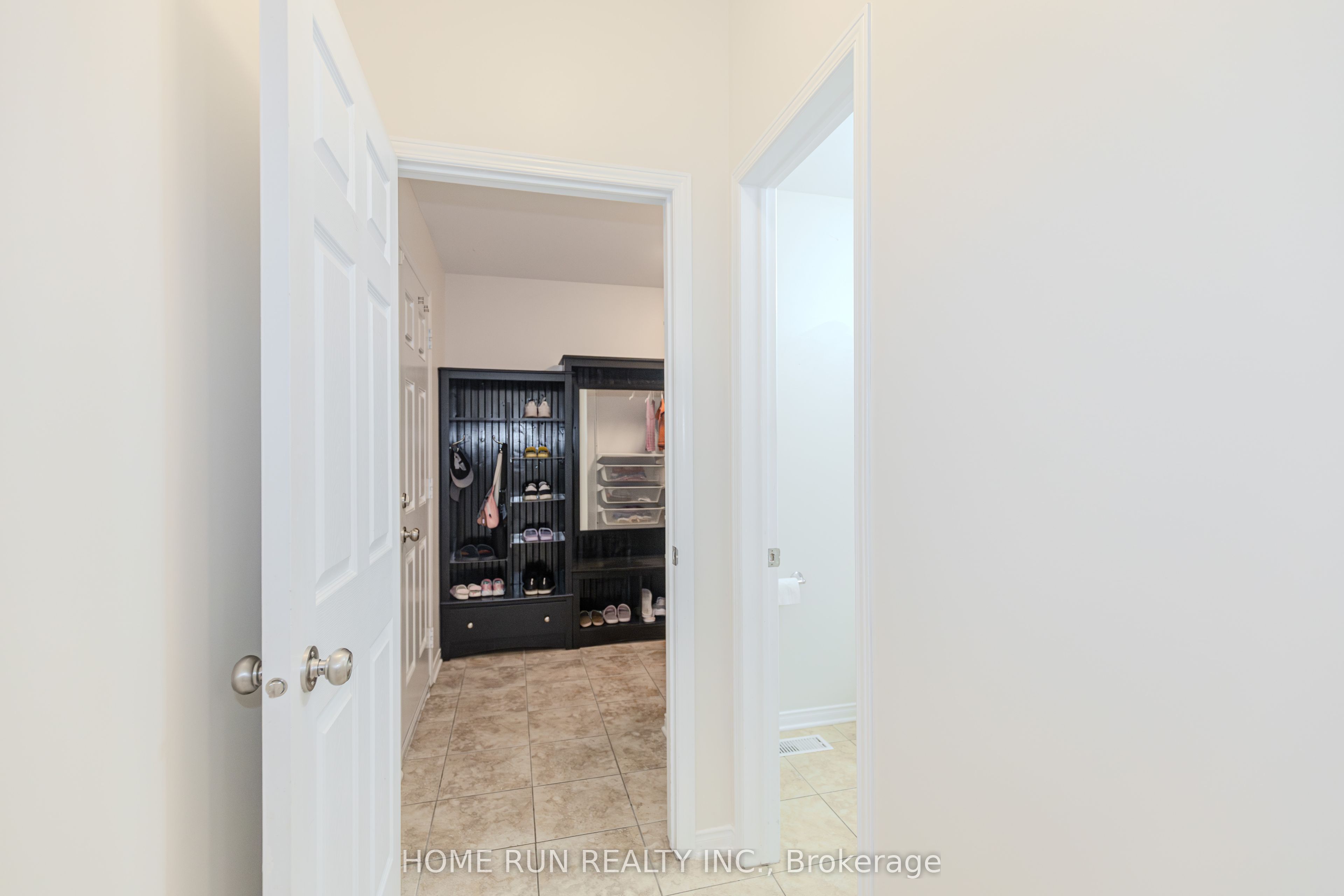 538 Ravendale Way Property Photo 5