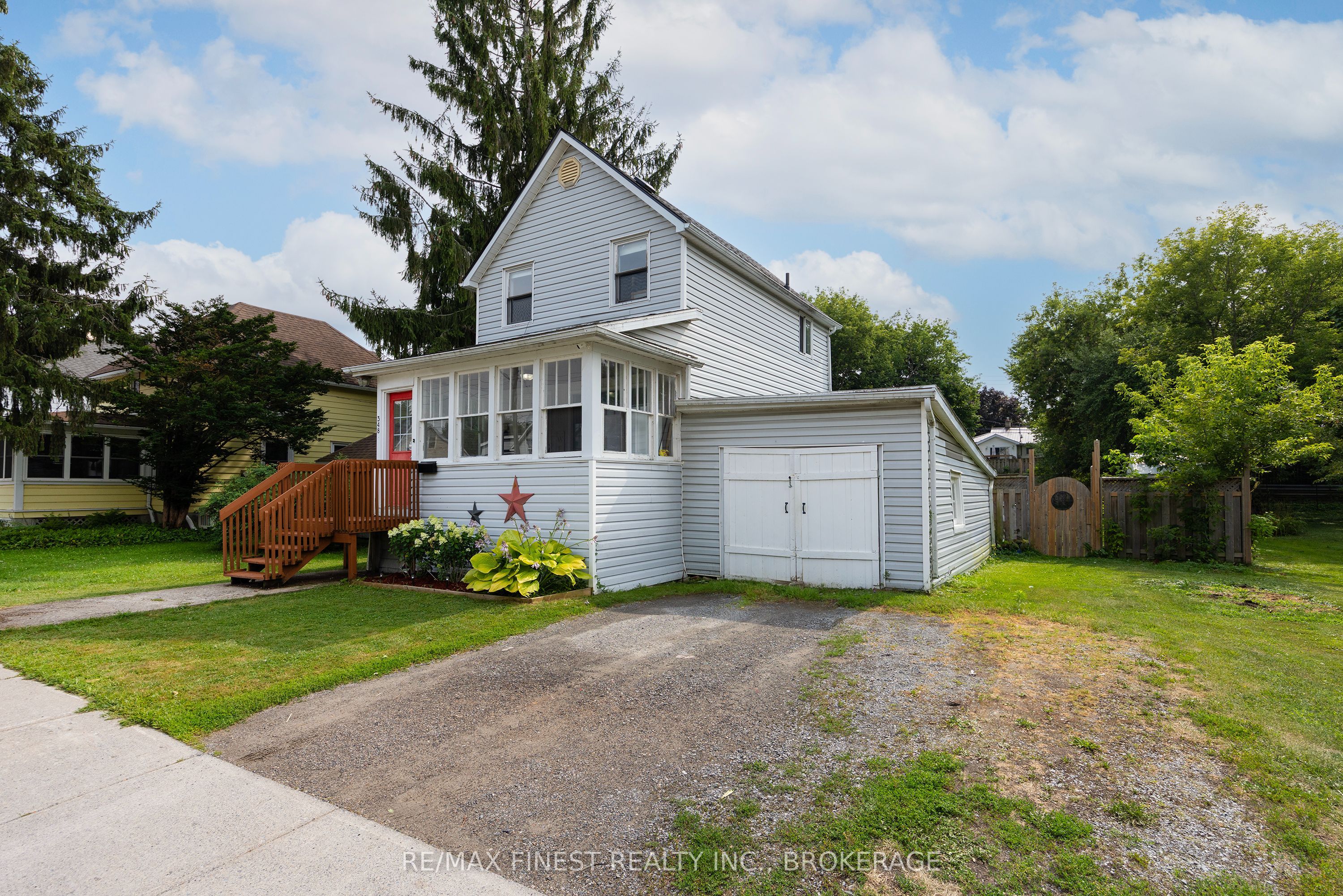 348 Charles Street N Property Photo 2