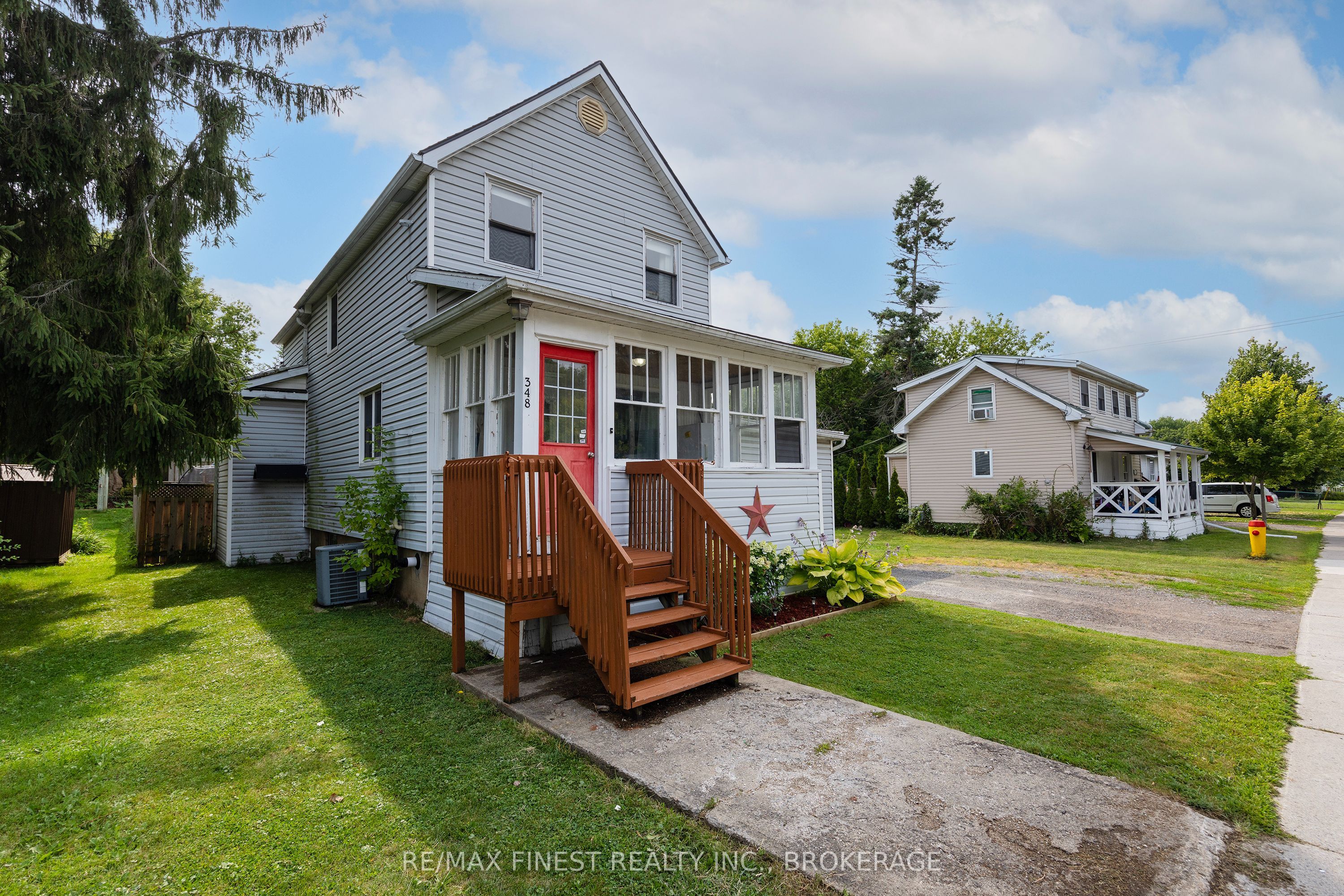 348 Charles Street N Property Photo 4