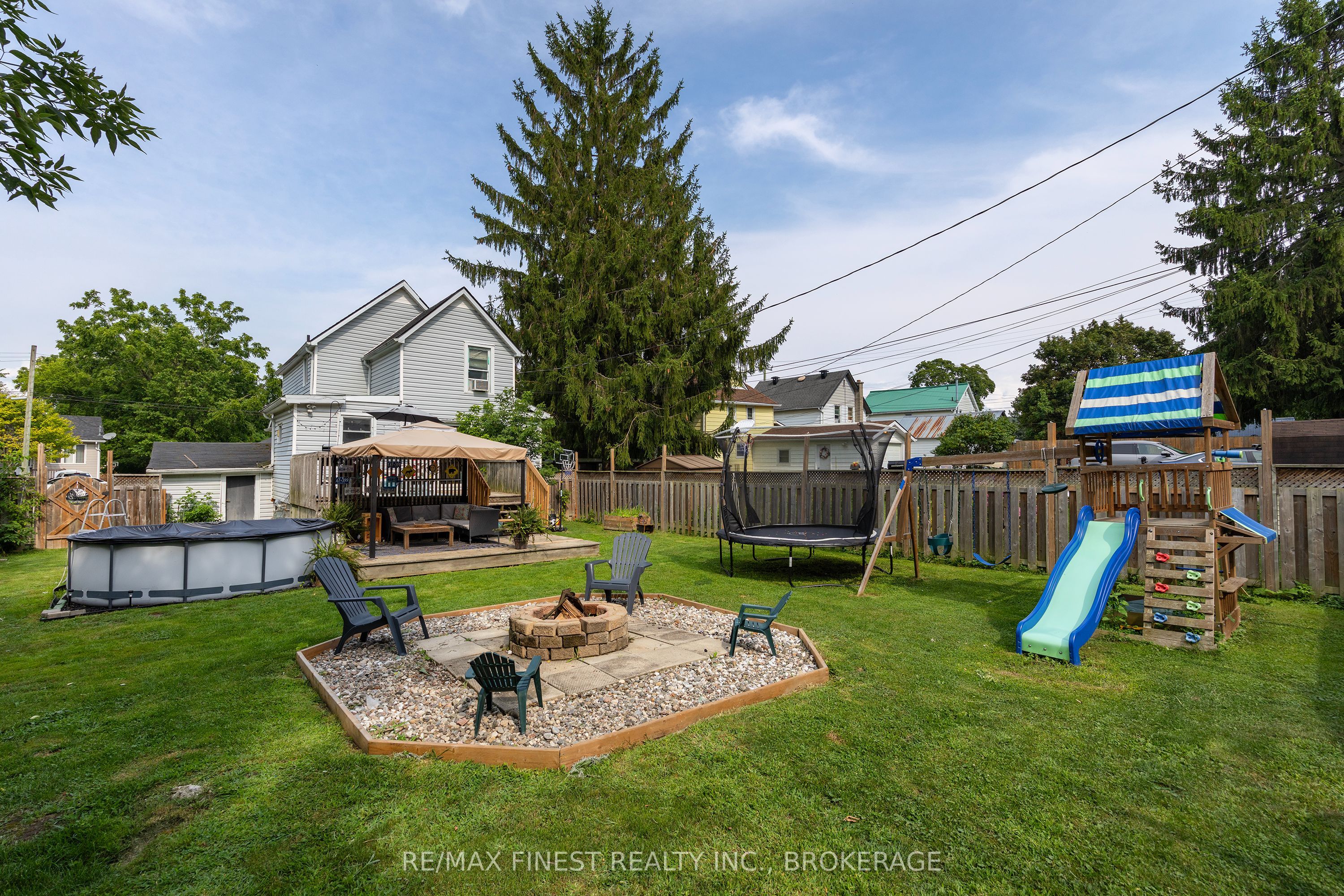 348 Charles Street N Property Photo 5