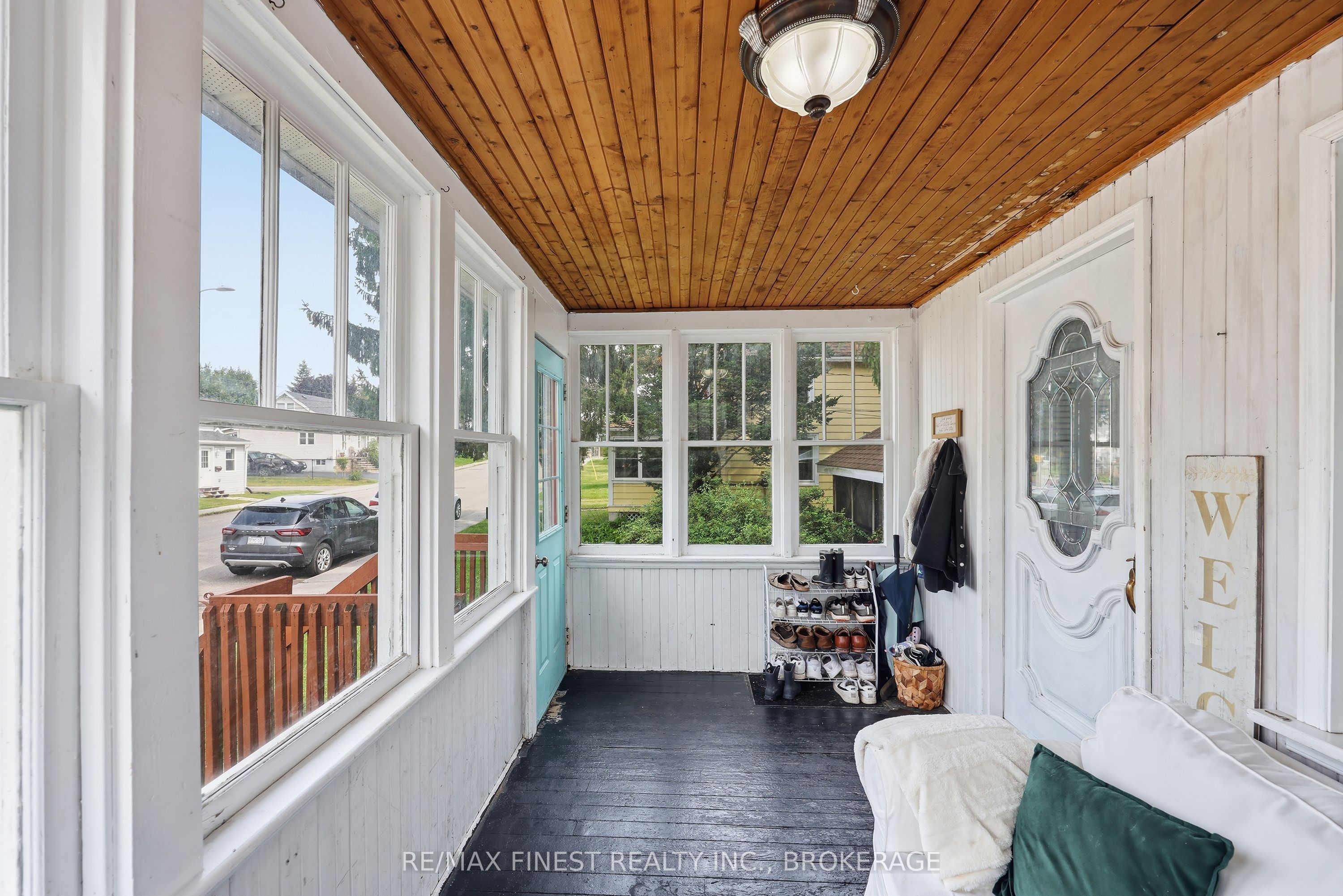 348 Charles Street N Property Photo 6