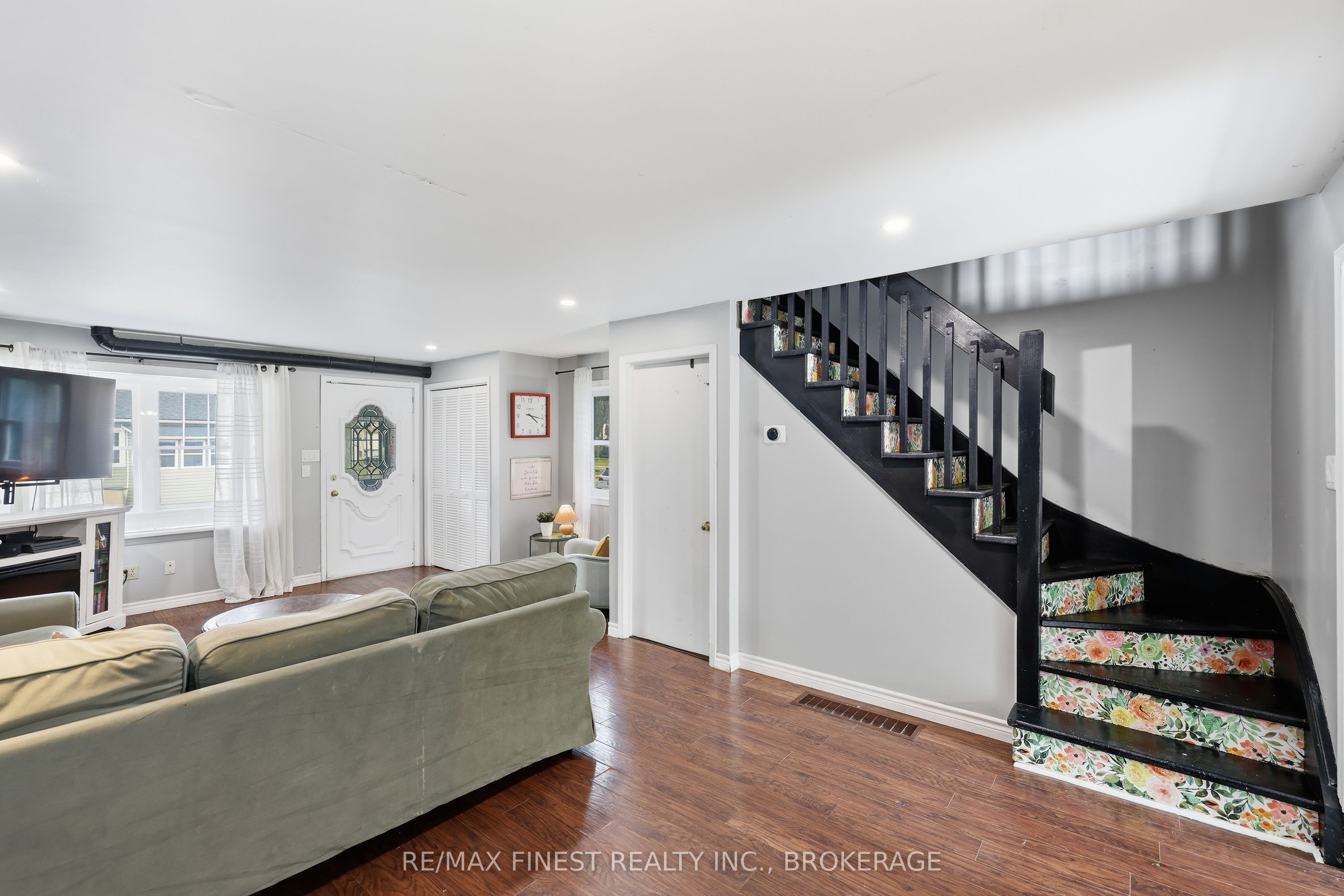 348 Charles Street N Property Photo 13