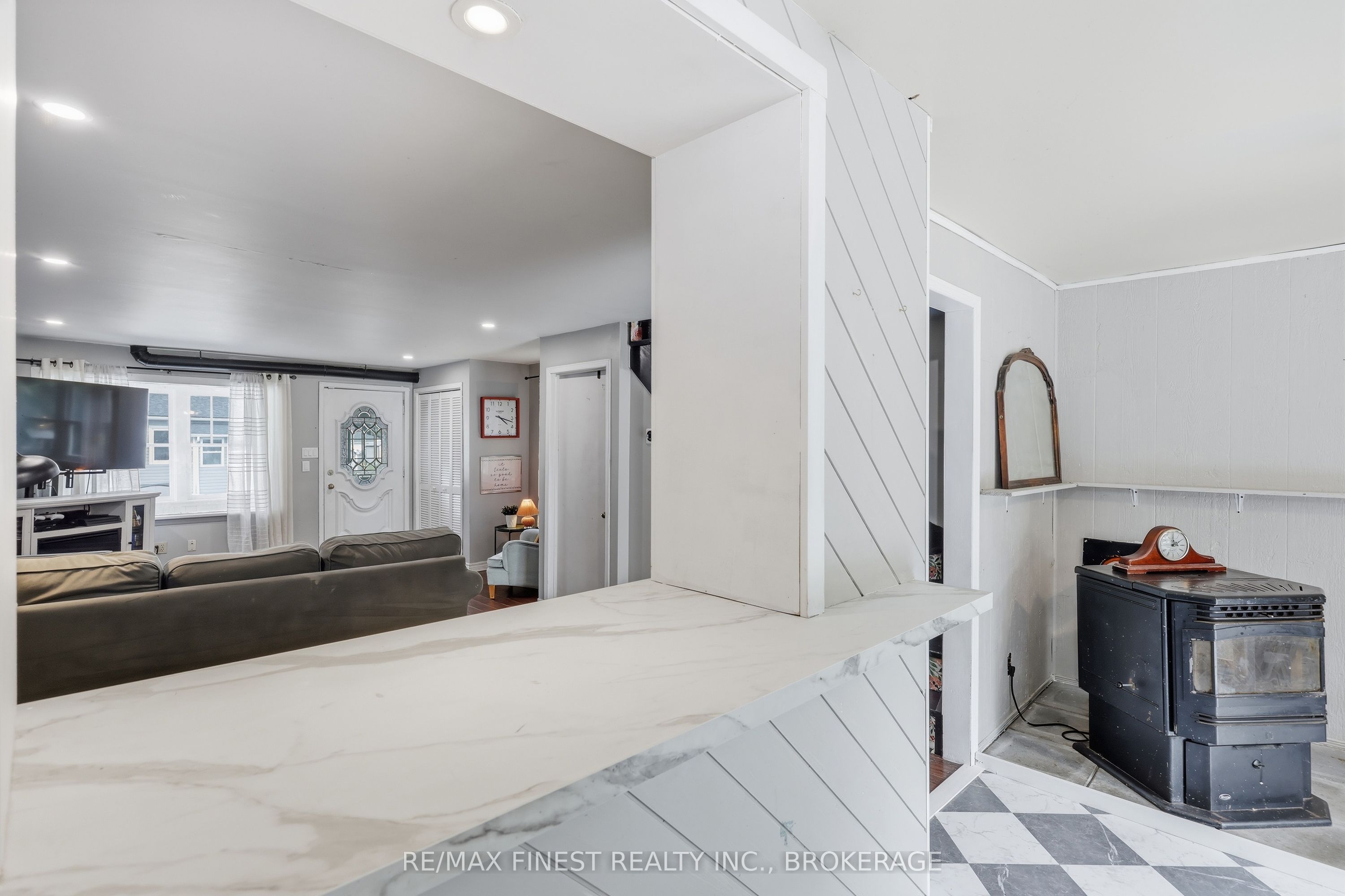 348 Charles Street N Property Photo 16