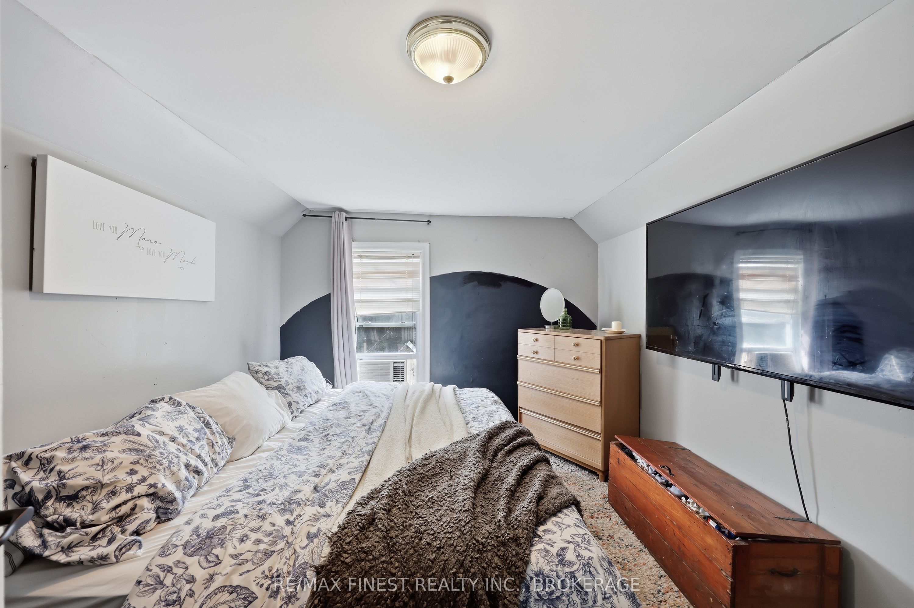 348 Charles Street N Property Photo 20
