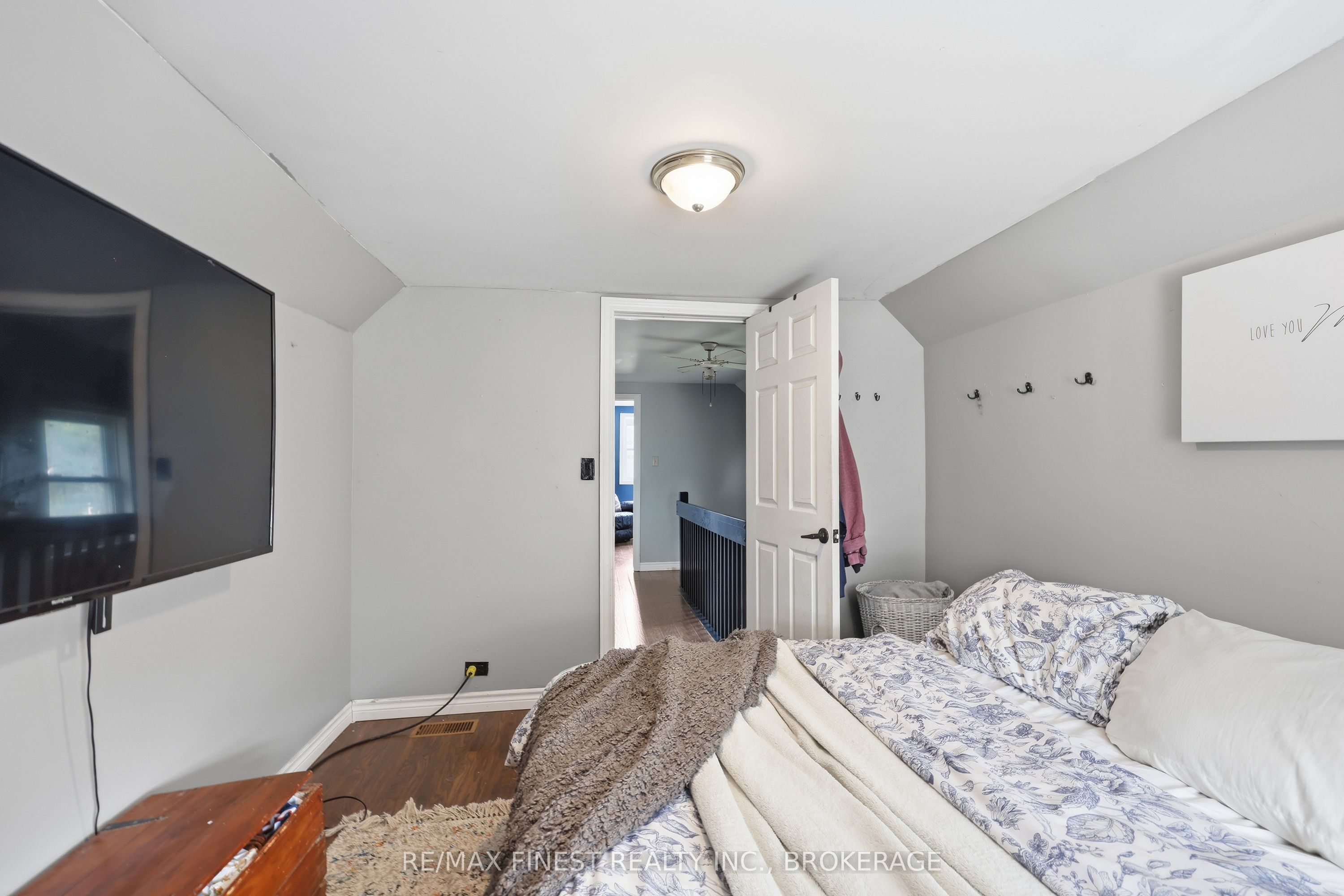 348 Charles Street N Property Photo 21