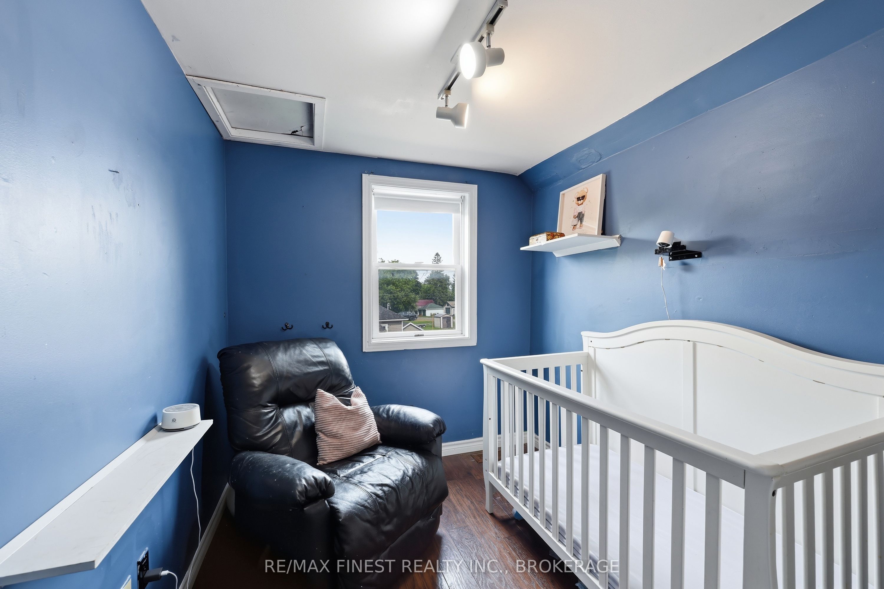 348 Charles Street N Property Photo 25