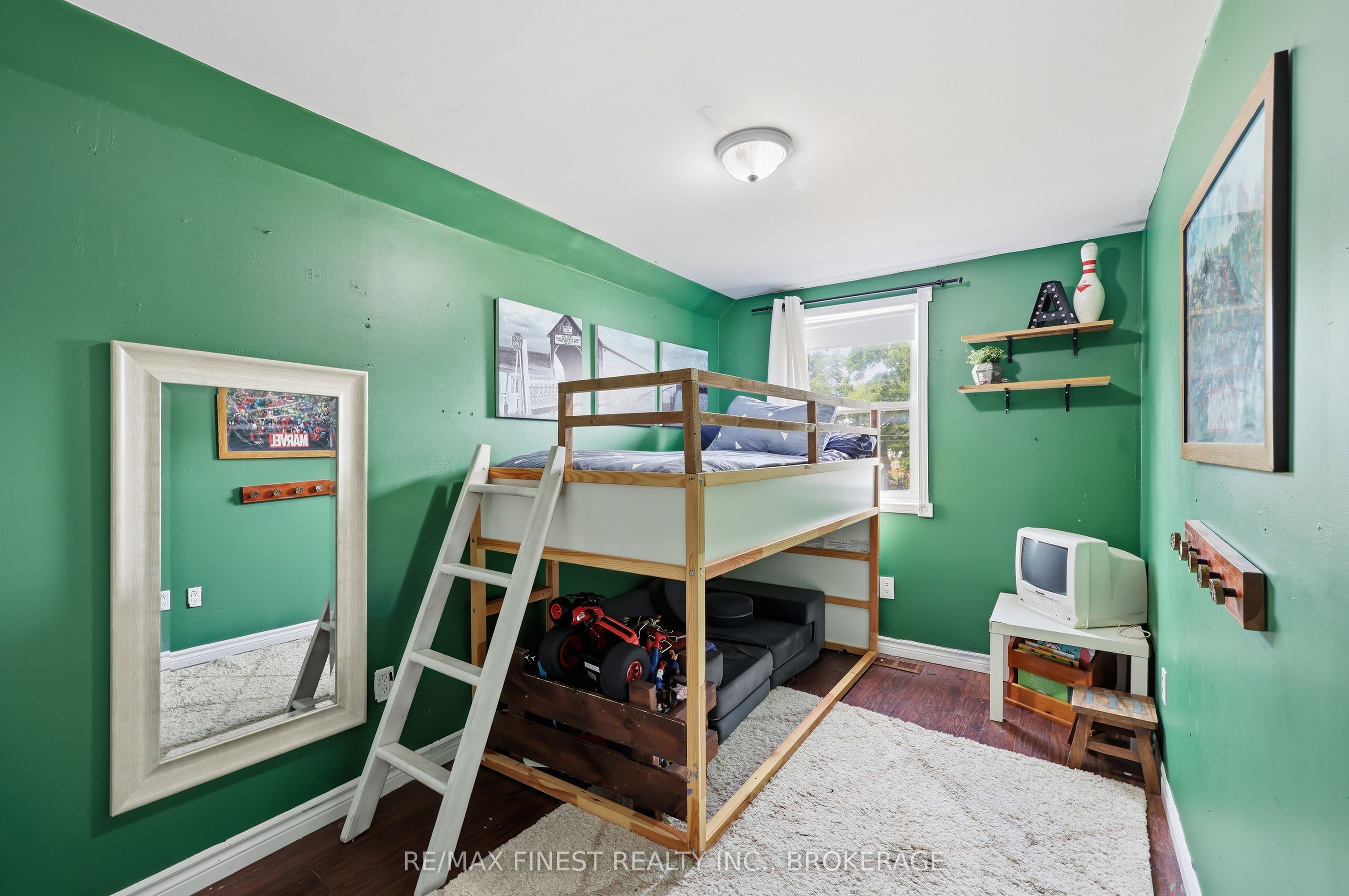 348 Charles Street N Property Photo 27