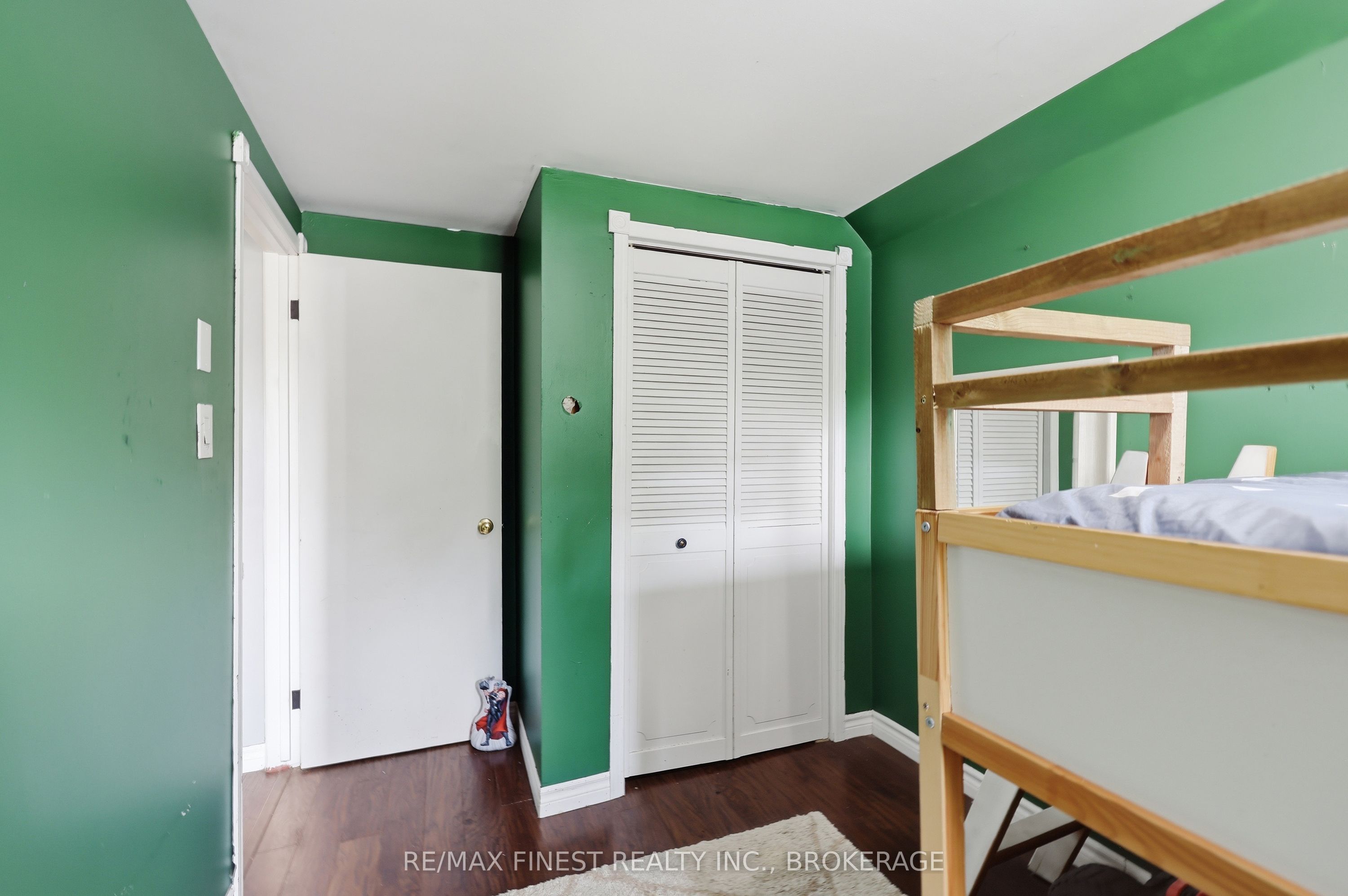 348 Charles Street N Property Photo 28