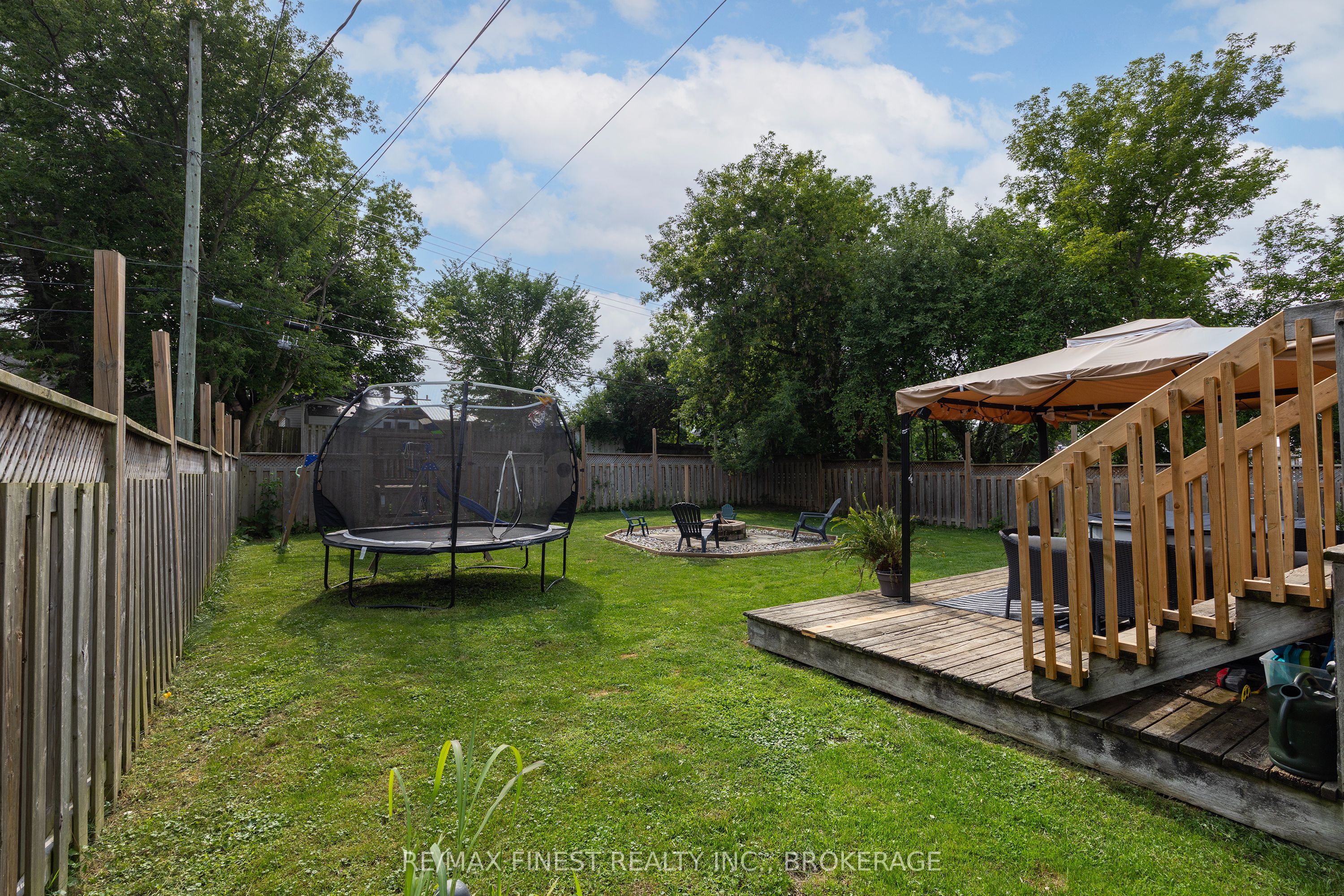348 Charles Street N Property Photo 33