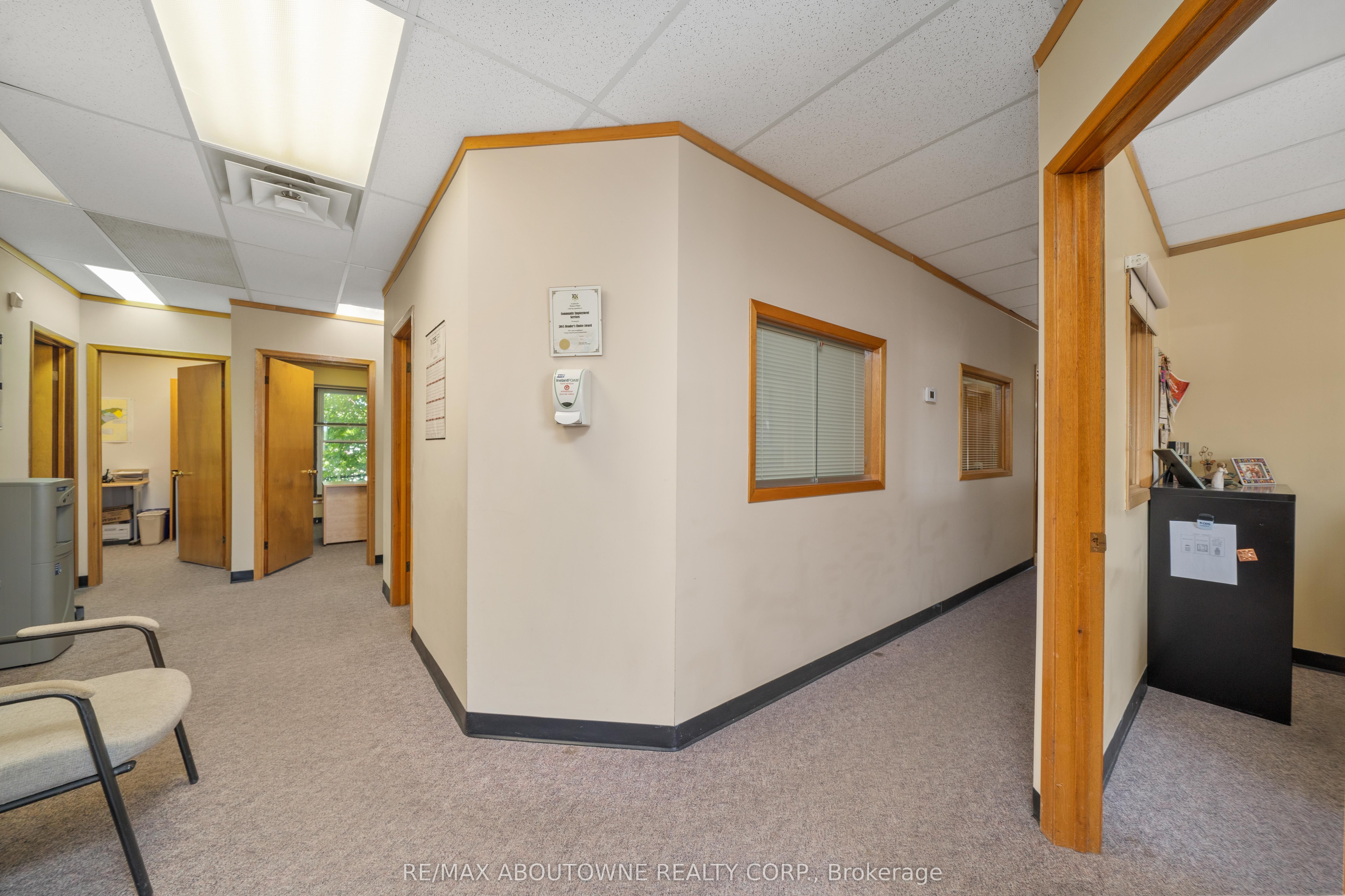 54 Dundas Street E 2 Property Photo 4