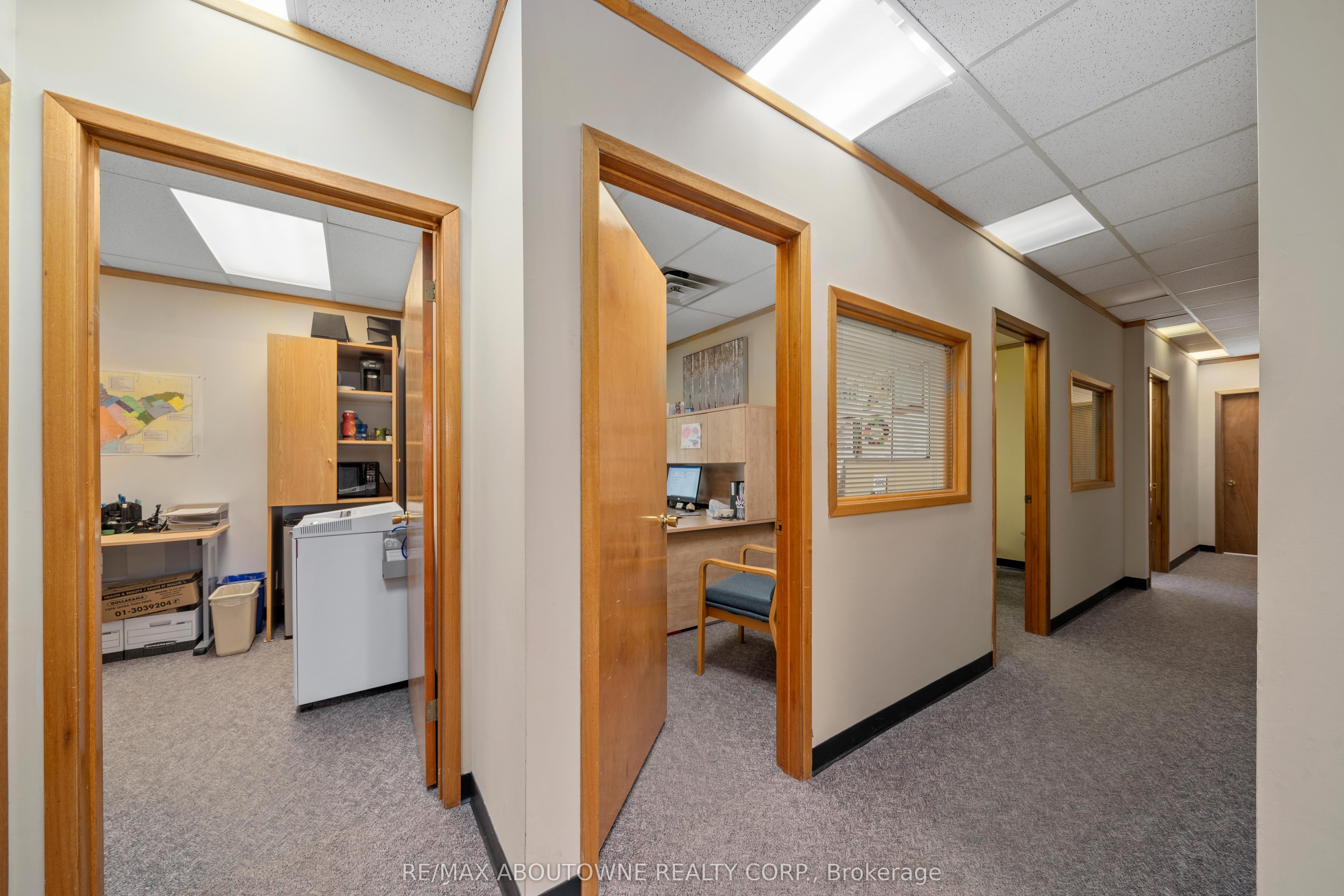 54 Dundas Street E 2 Property Photo 6