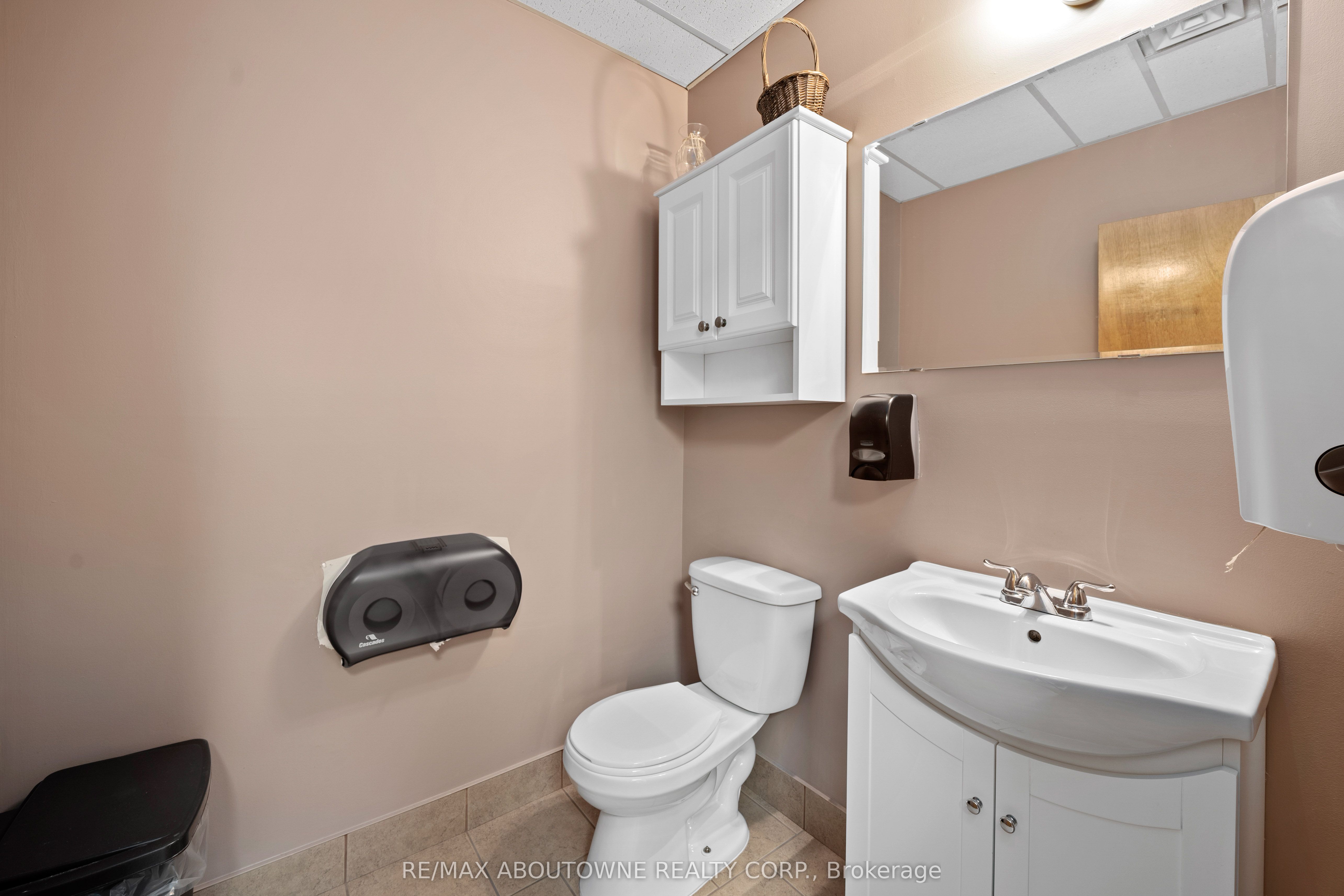 54 Dundas Street E 2 Property Photo 7