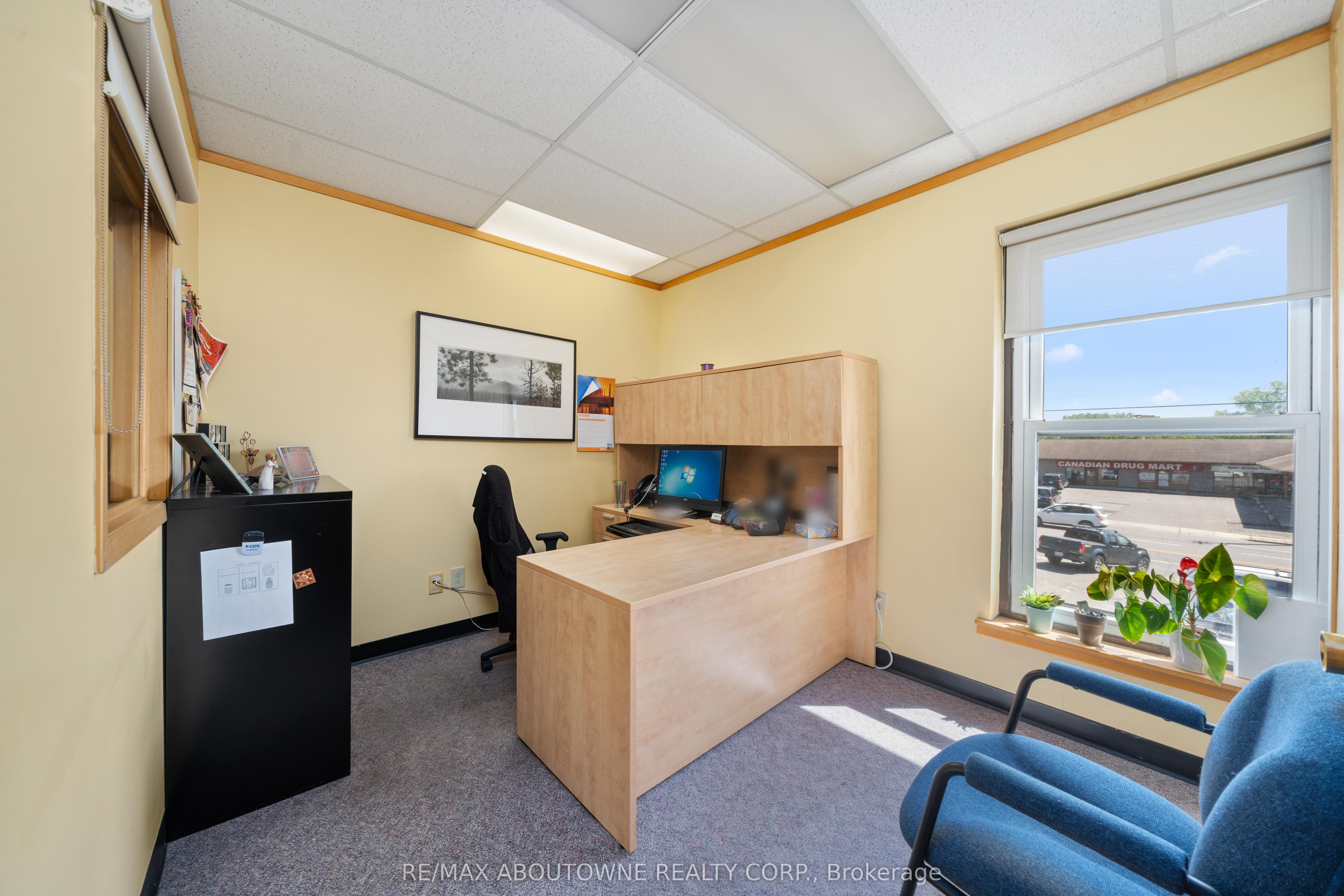 54 Dundas Street E 2 Property Photo 10
