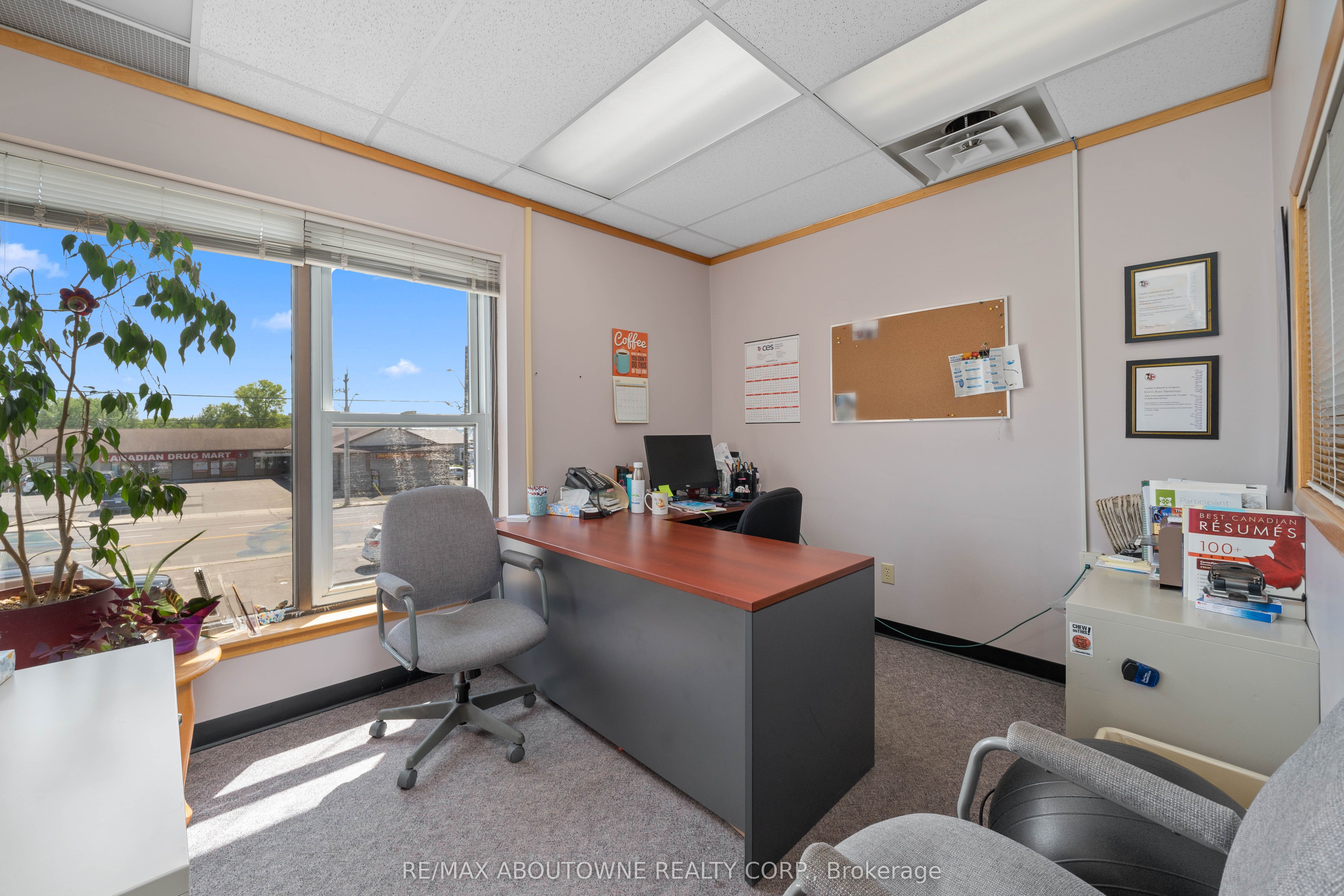 54 Dundas Street E 2 Property Photo 12