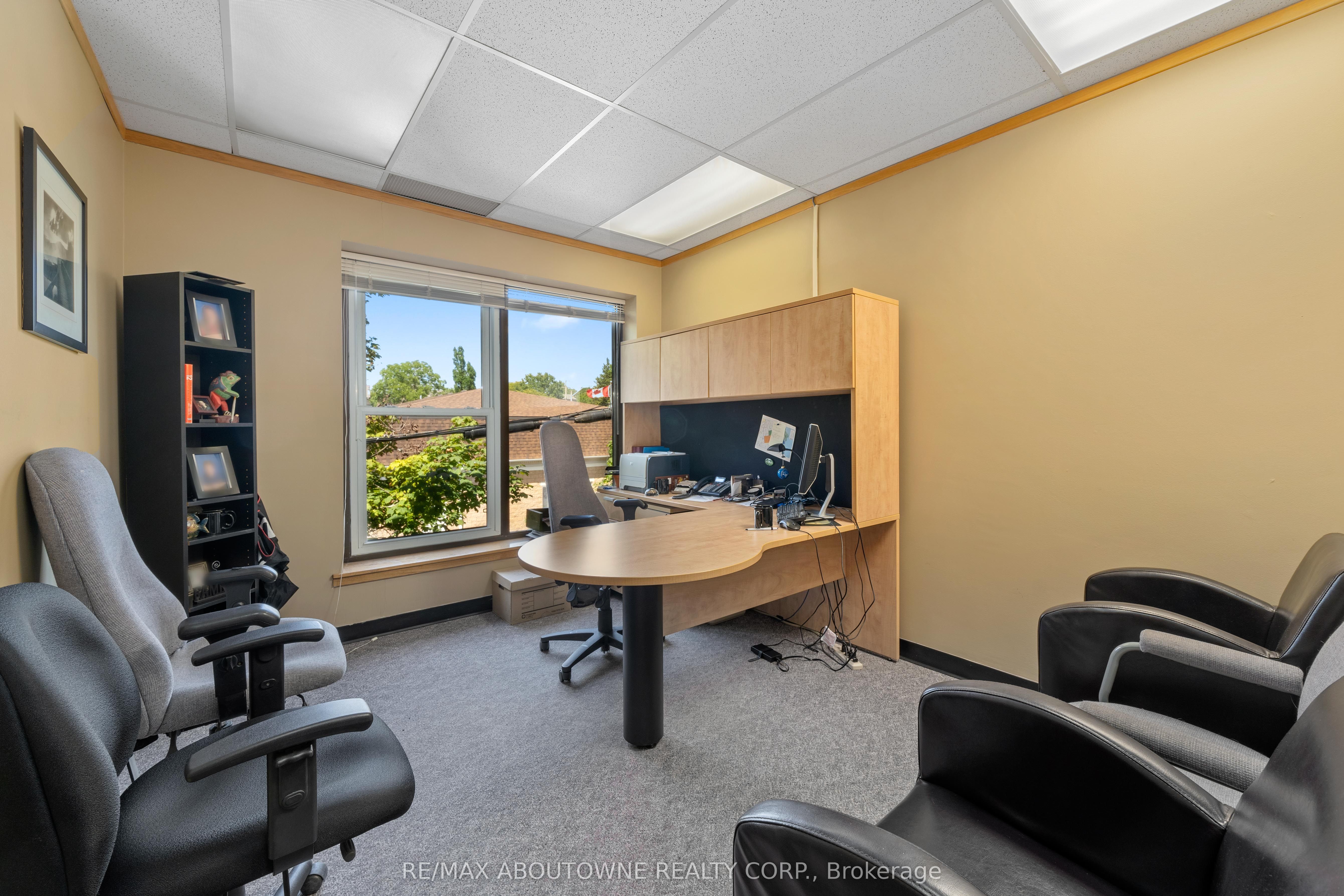 54 Dundas Street E 2 Property Photo 16