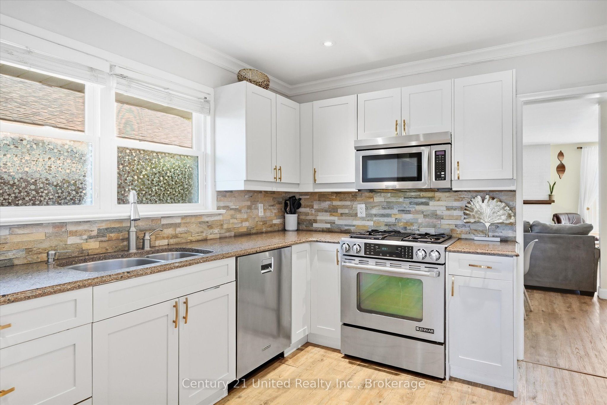 854 Kawartha Drive Property Photo 10