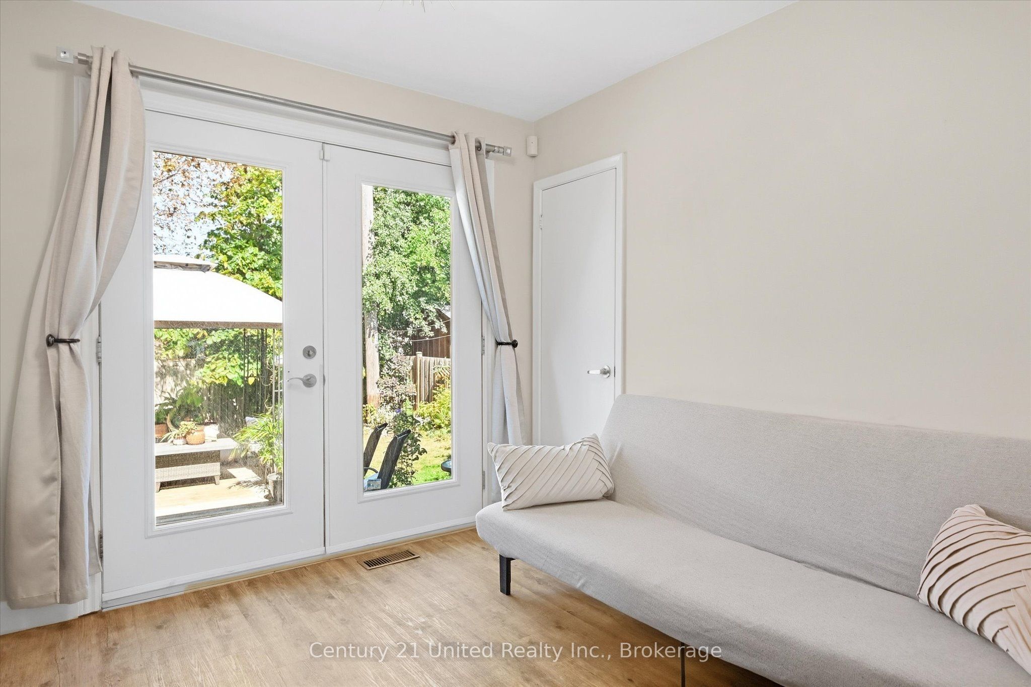 854 Kawartha Drive Property Photo 13