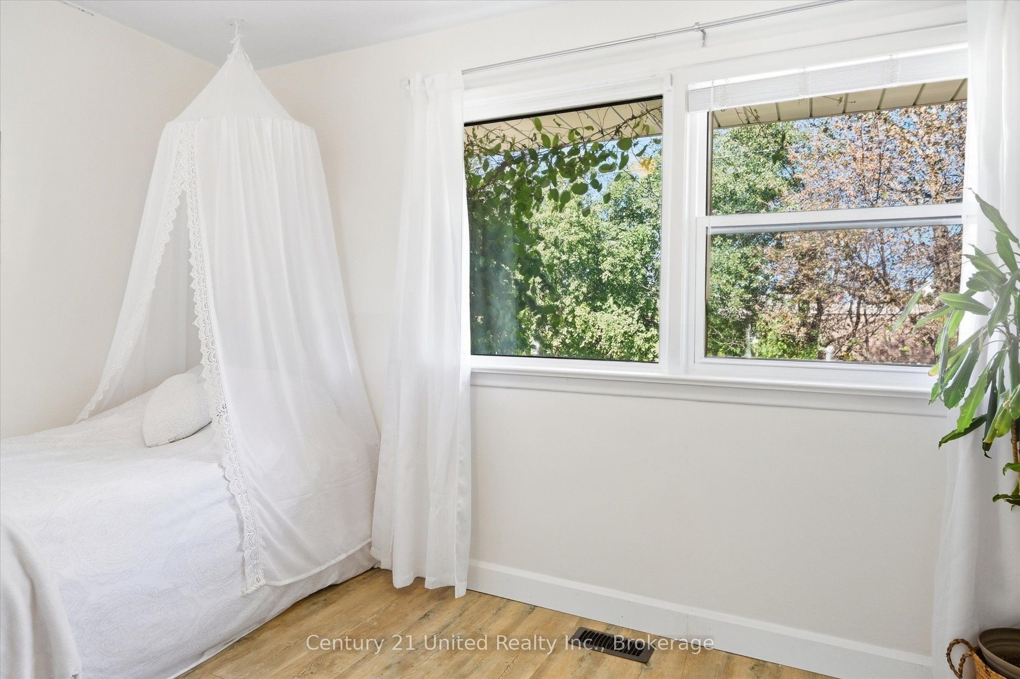 854 Kawartha Drive Property Photo 17
