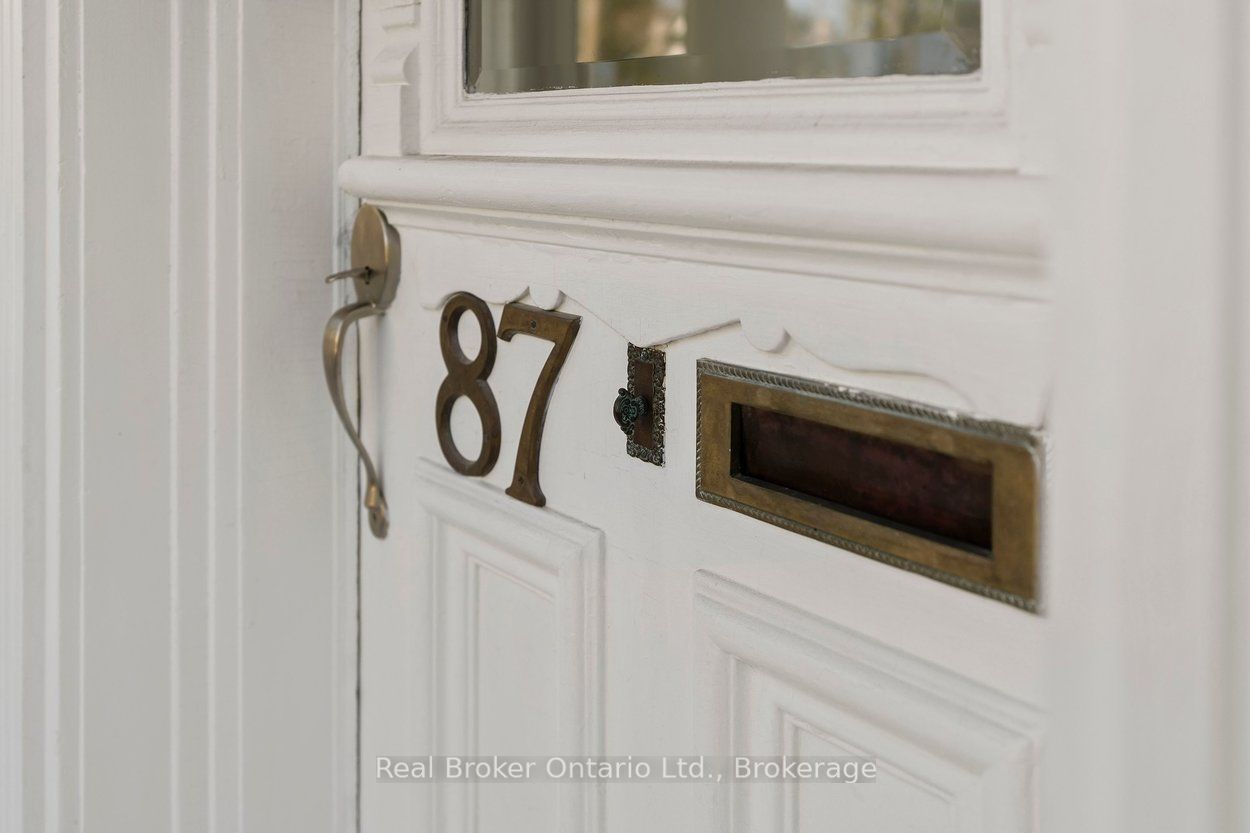 87 Bond Street W Property Photo 6