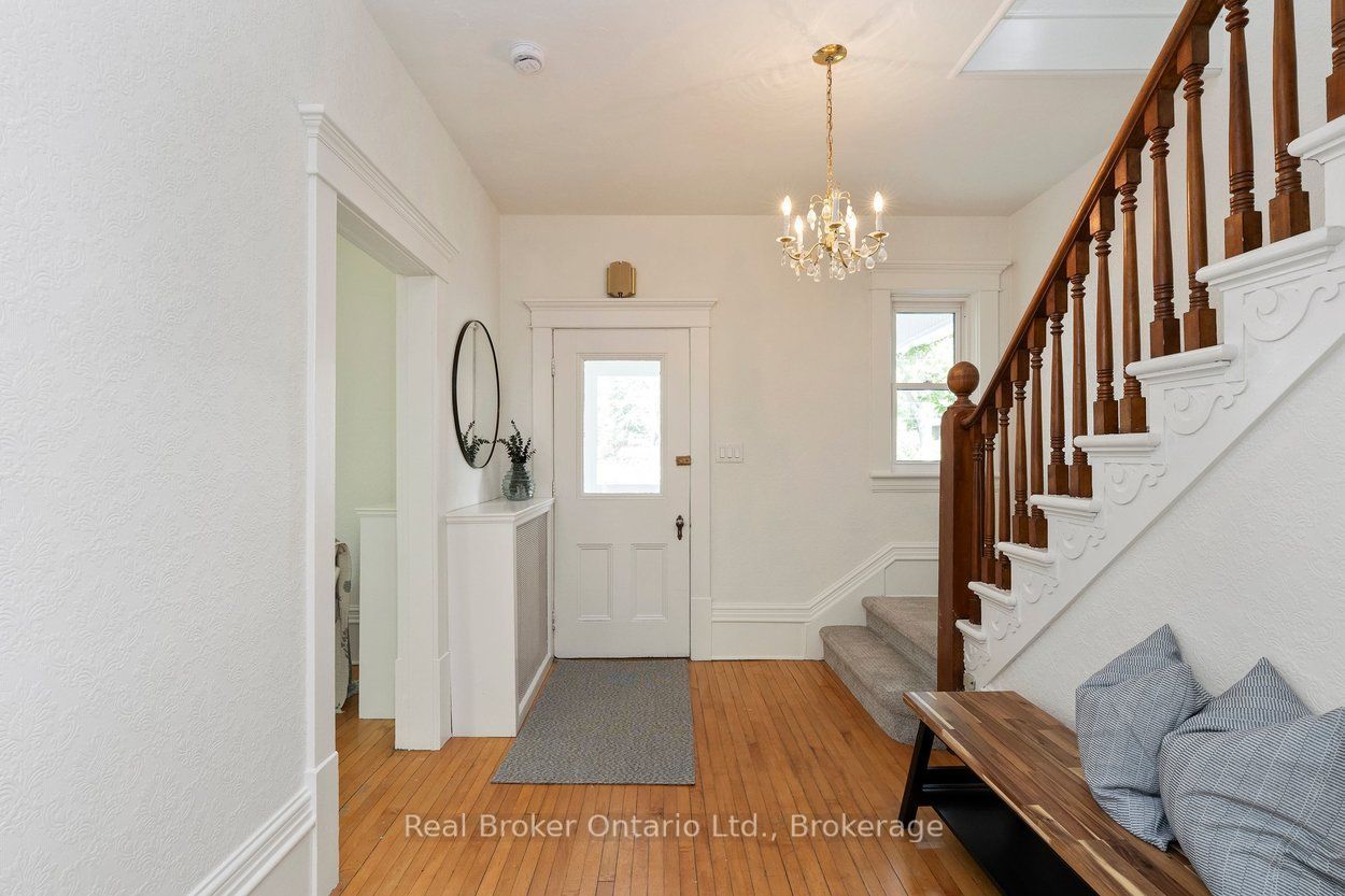 87 Bond Street W Property Photo 7