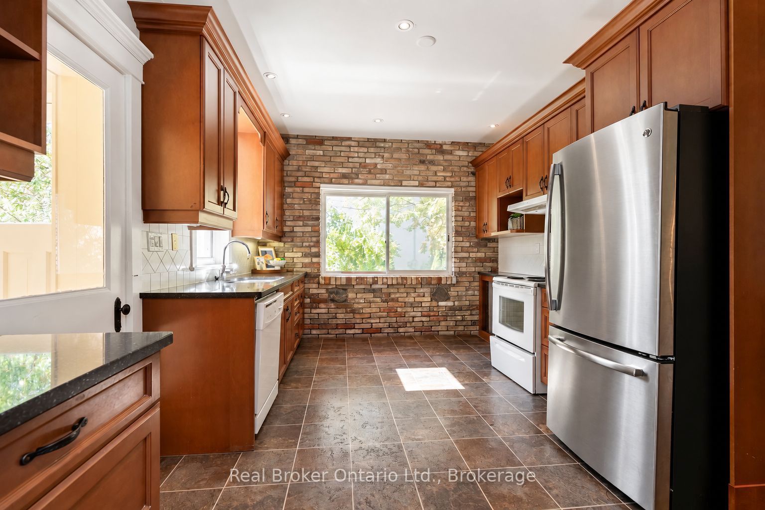 87 Bond Street W Property Photo 19