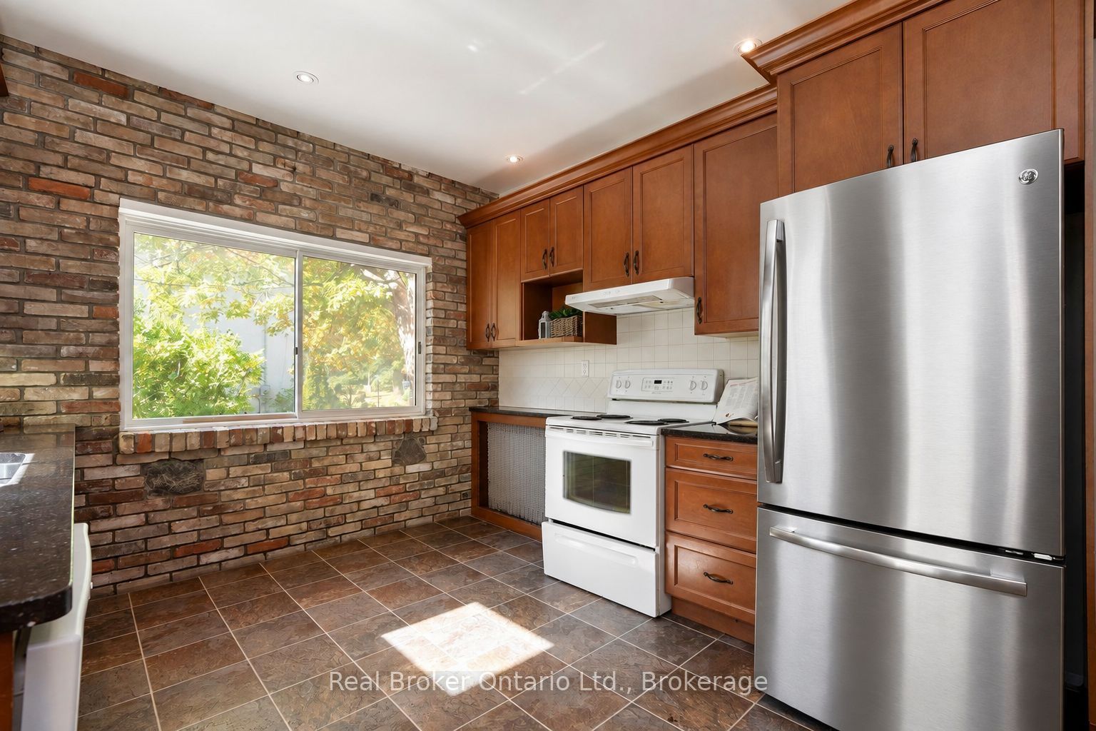 87 Bond Street W Property Photo 20