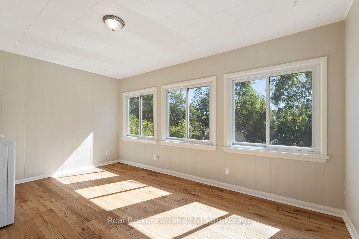 87 Bond Street W Property Photo 23