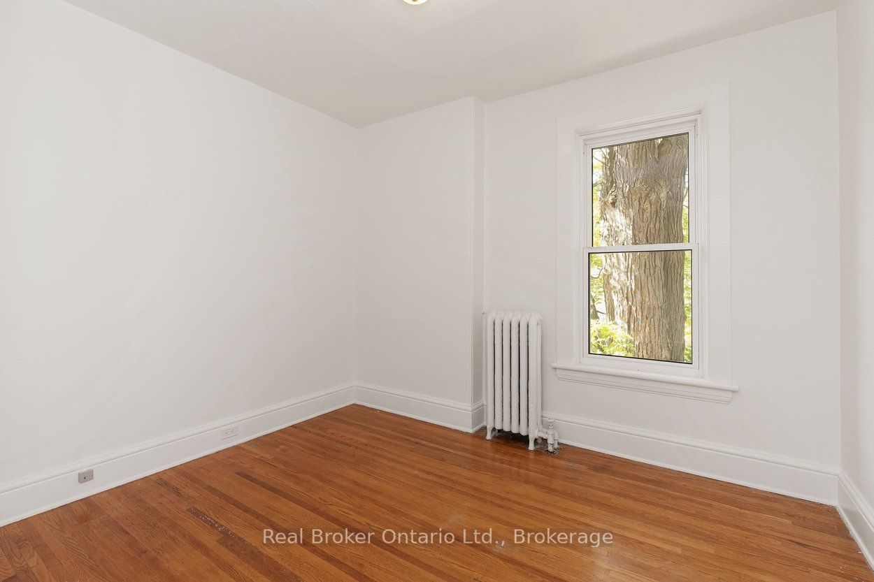 87 Bond Street W Property Photo 32