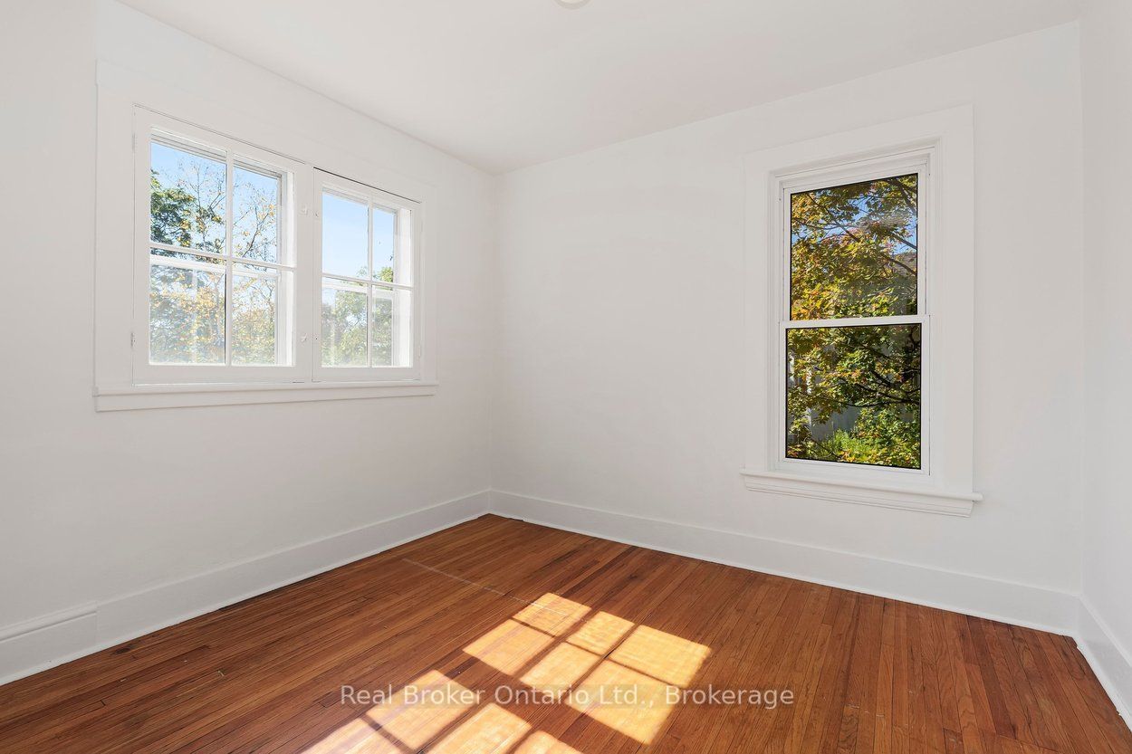 87 Bond Street W Property Photo 33