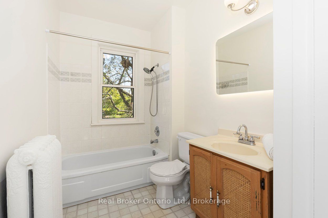 87 Bond Street W Property Photo 35