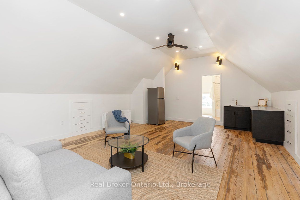 87 Bond Street W Property Photo 40