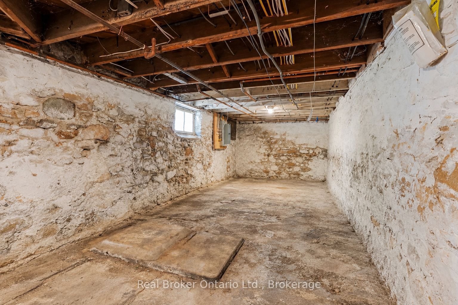 87 Bond Street W Property Photo 44