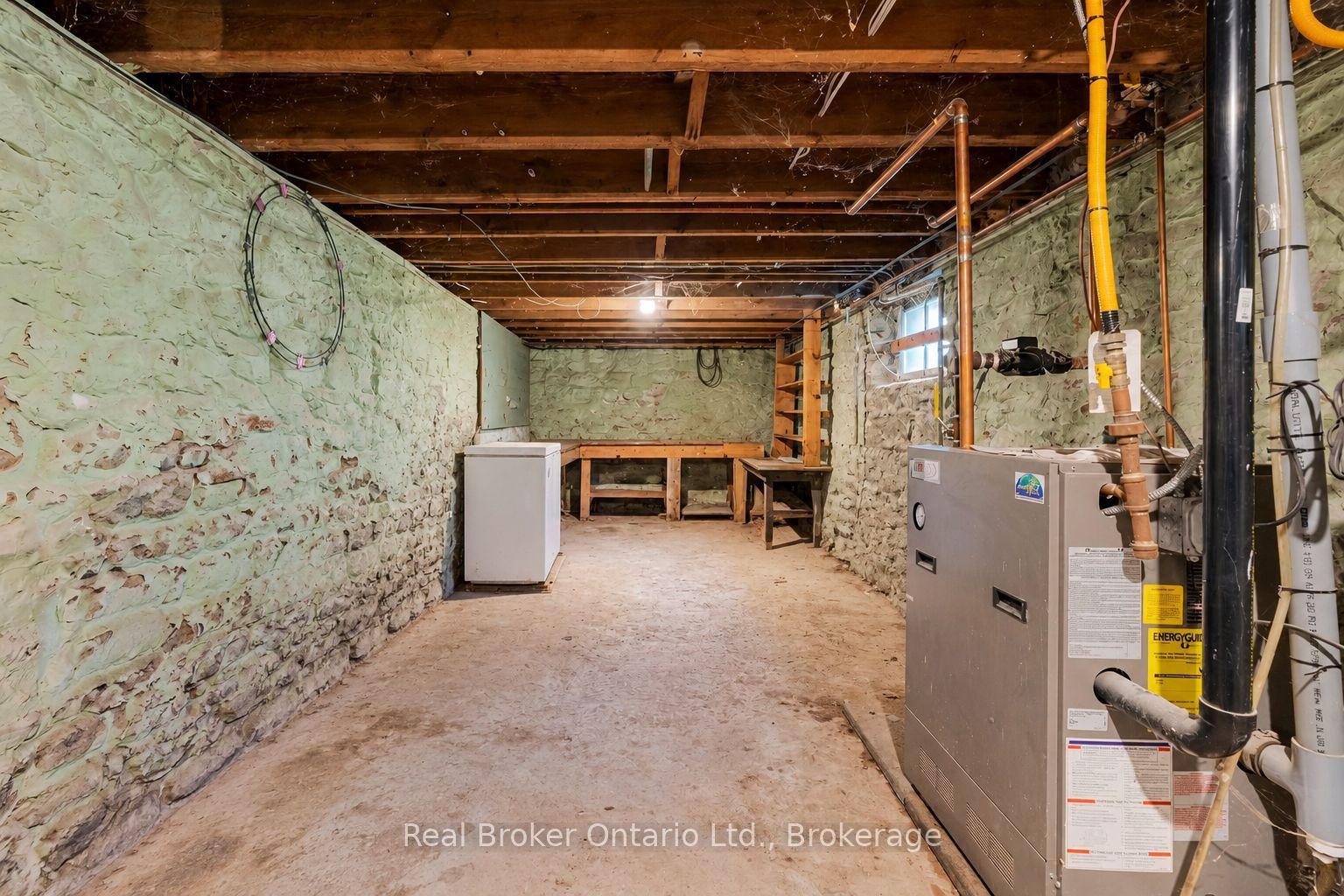87 Bond Street W Property Photo 45