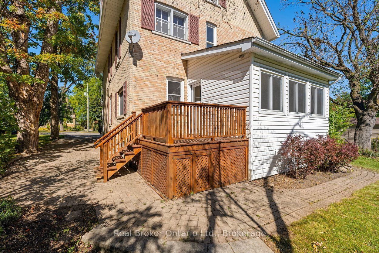 87 Bond Street W Property Photo 48