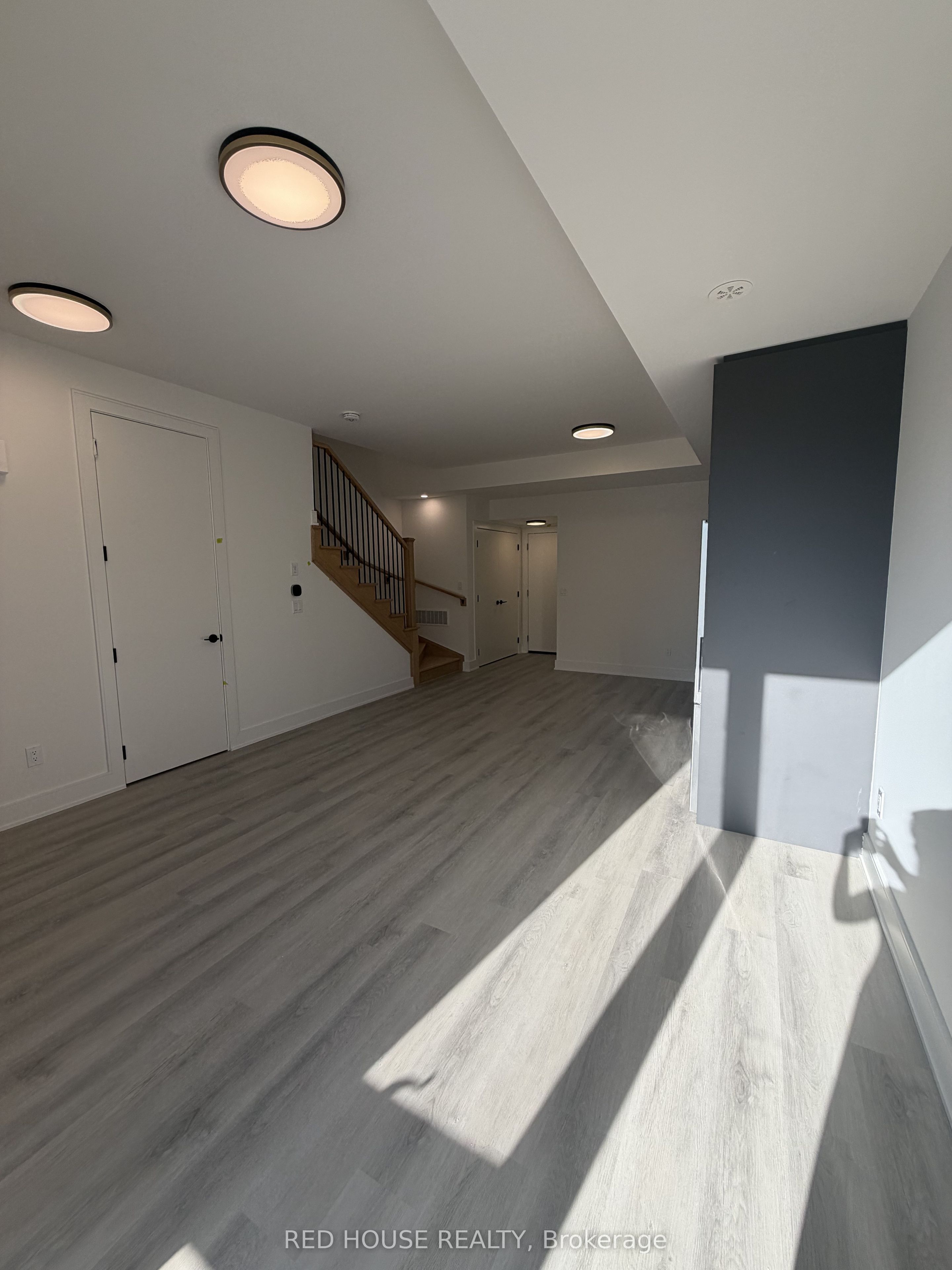 242 Ellis Avenue Property Photo 4