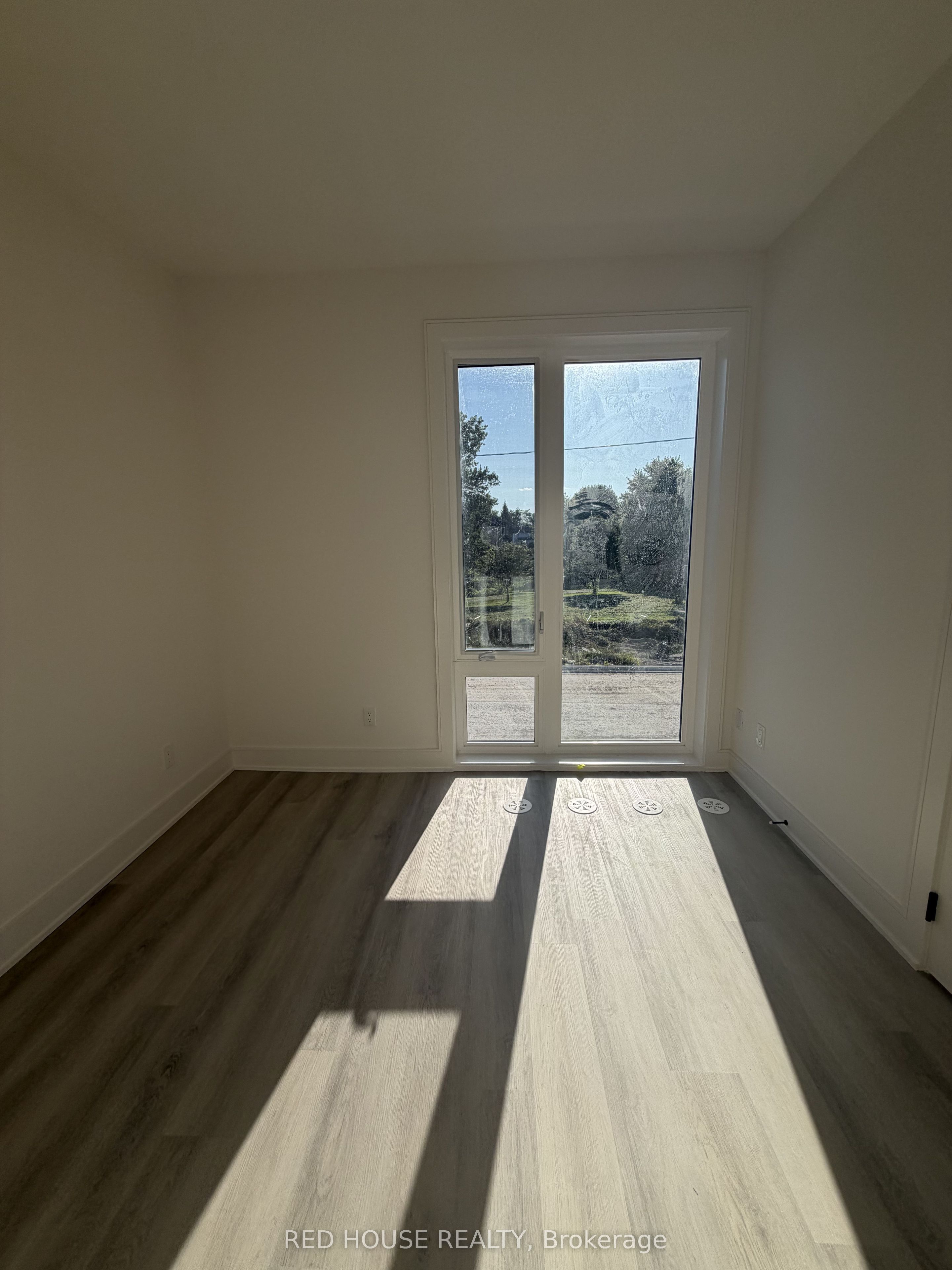 242 Ellis Avenue Property Photo 11