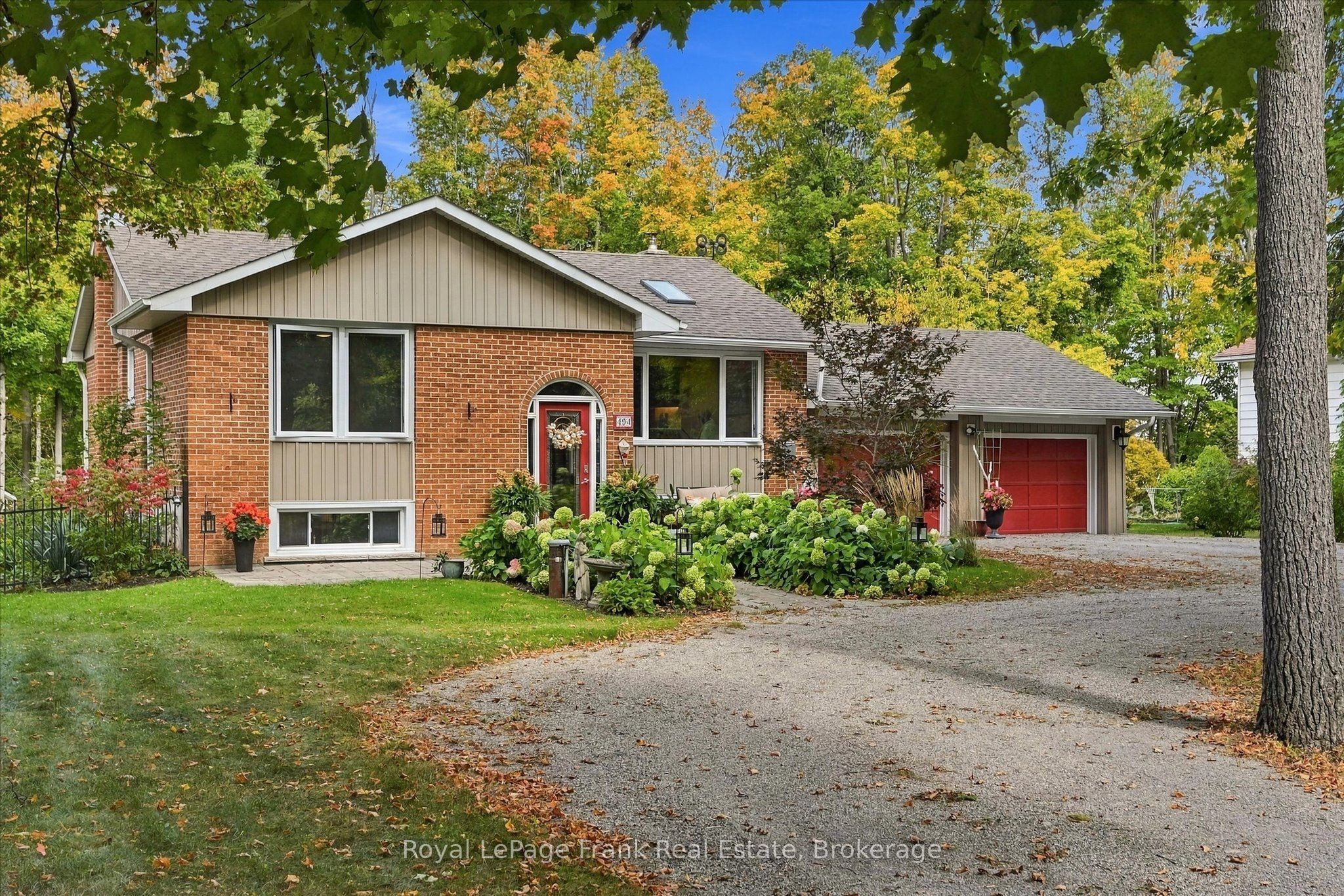 494 5th Line Property Photo 1
