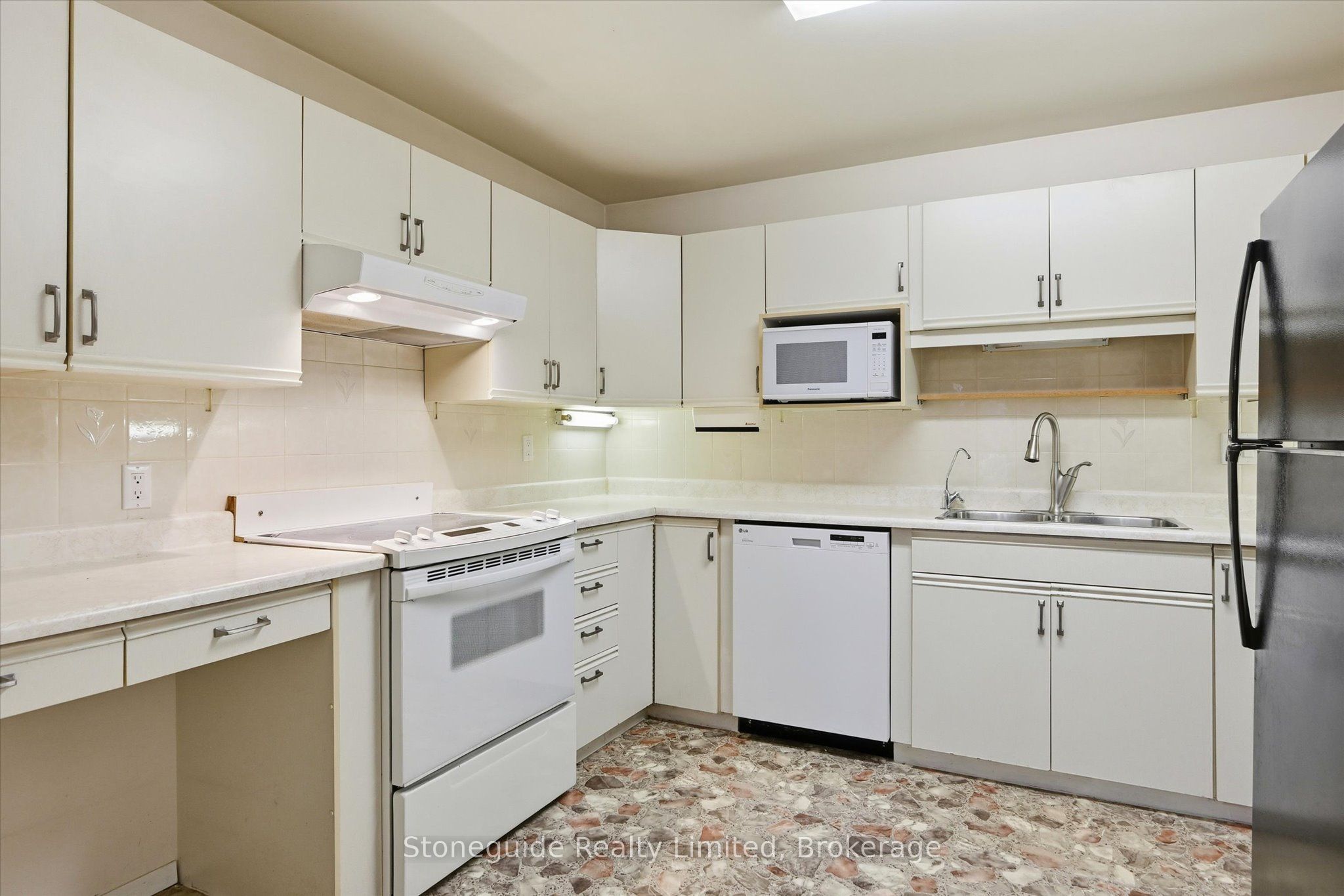 21 Paddock Wood 10 Property Photo 20