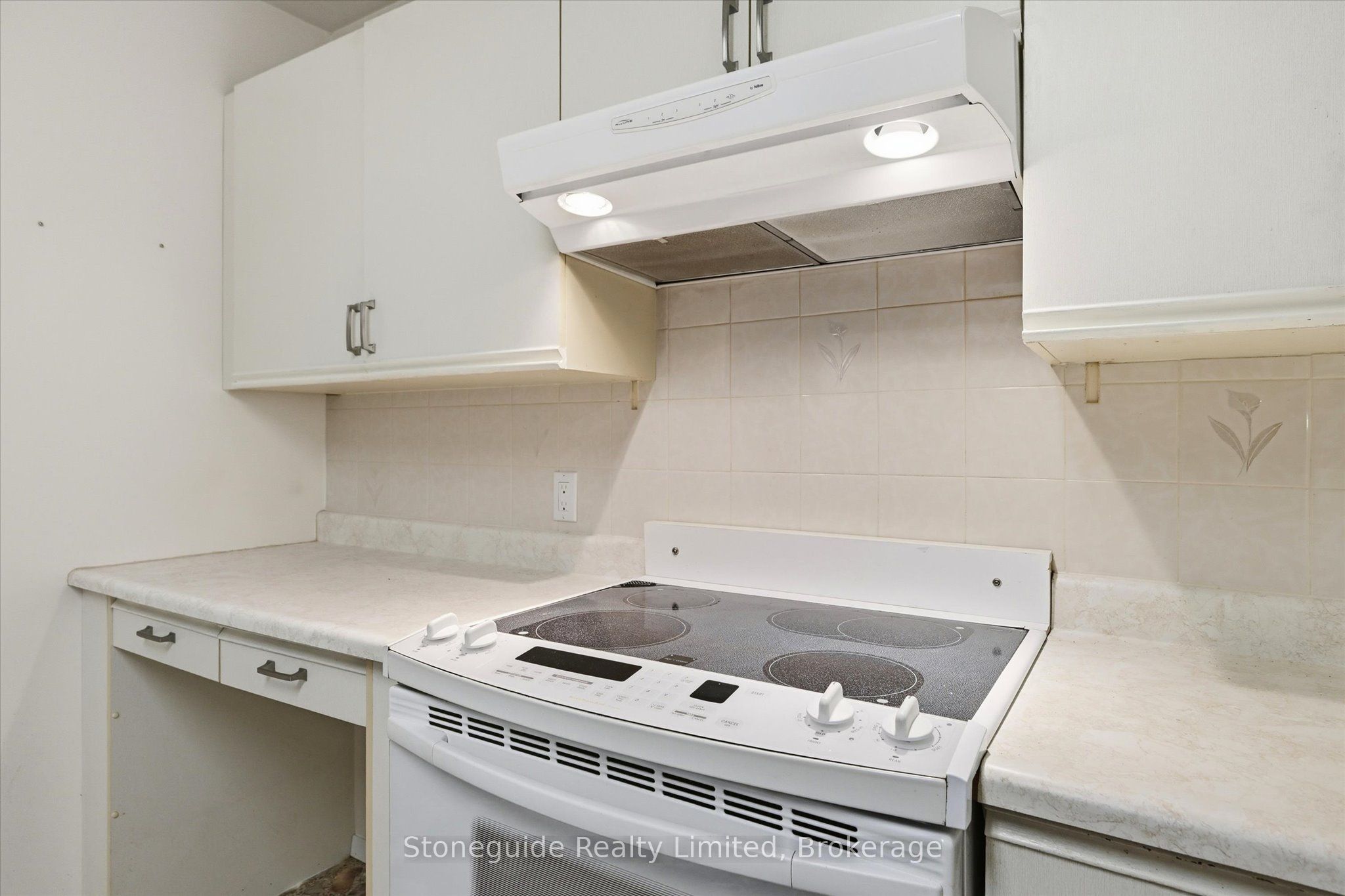21 Paddock Wood 10 Property Photo 25