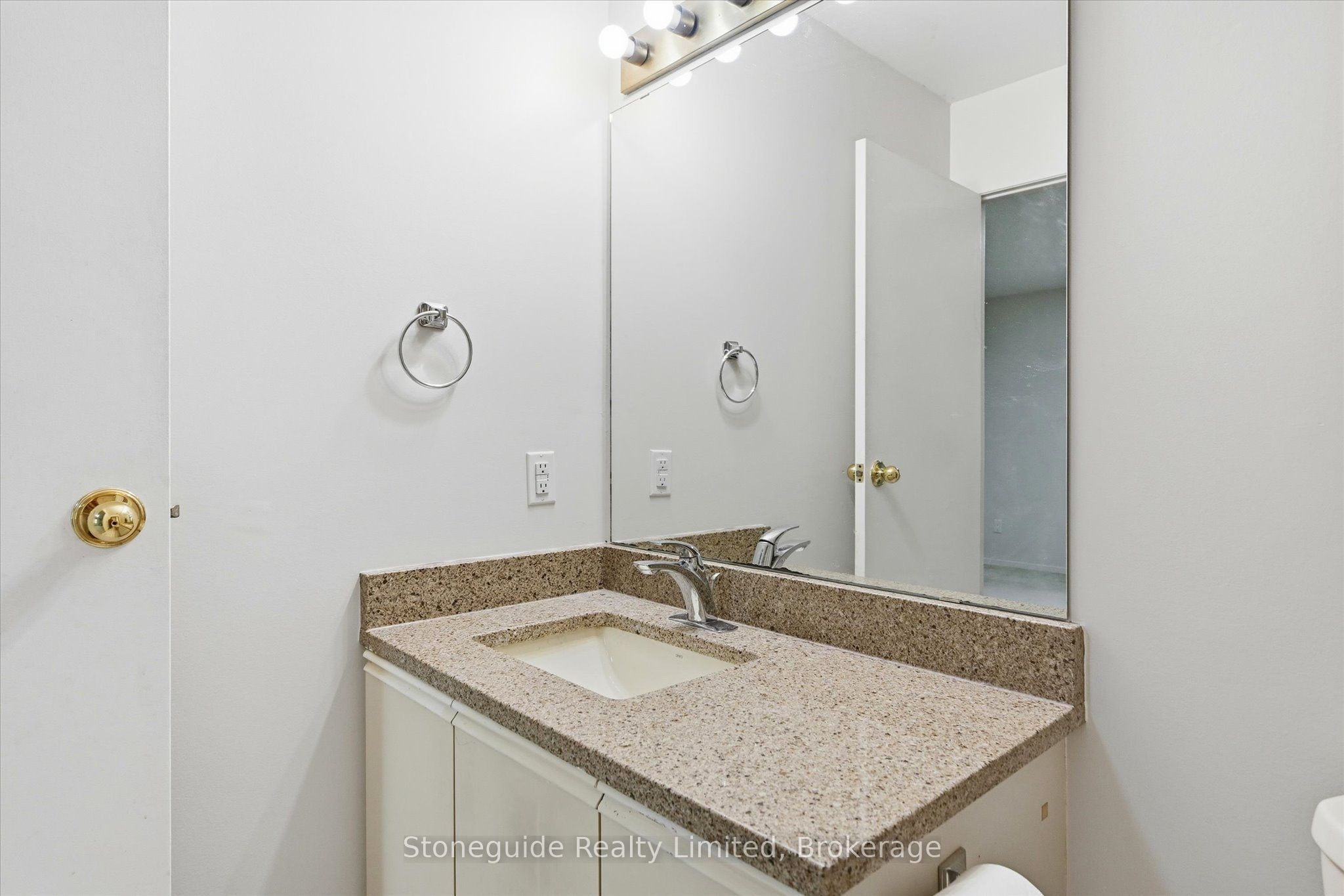 21 Paddock Wood 10 Property Photo 32
