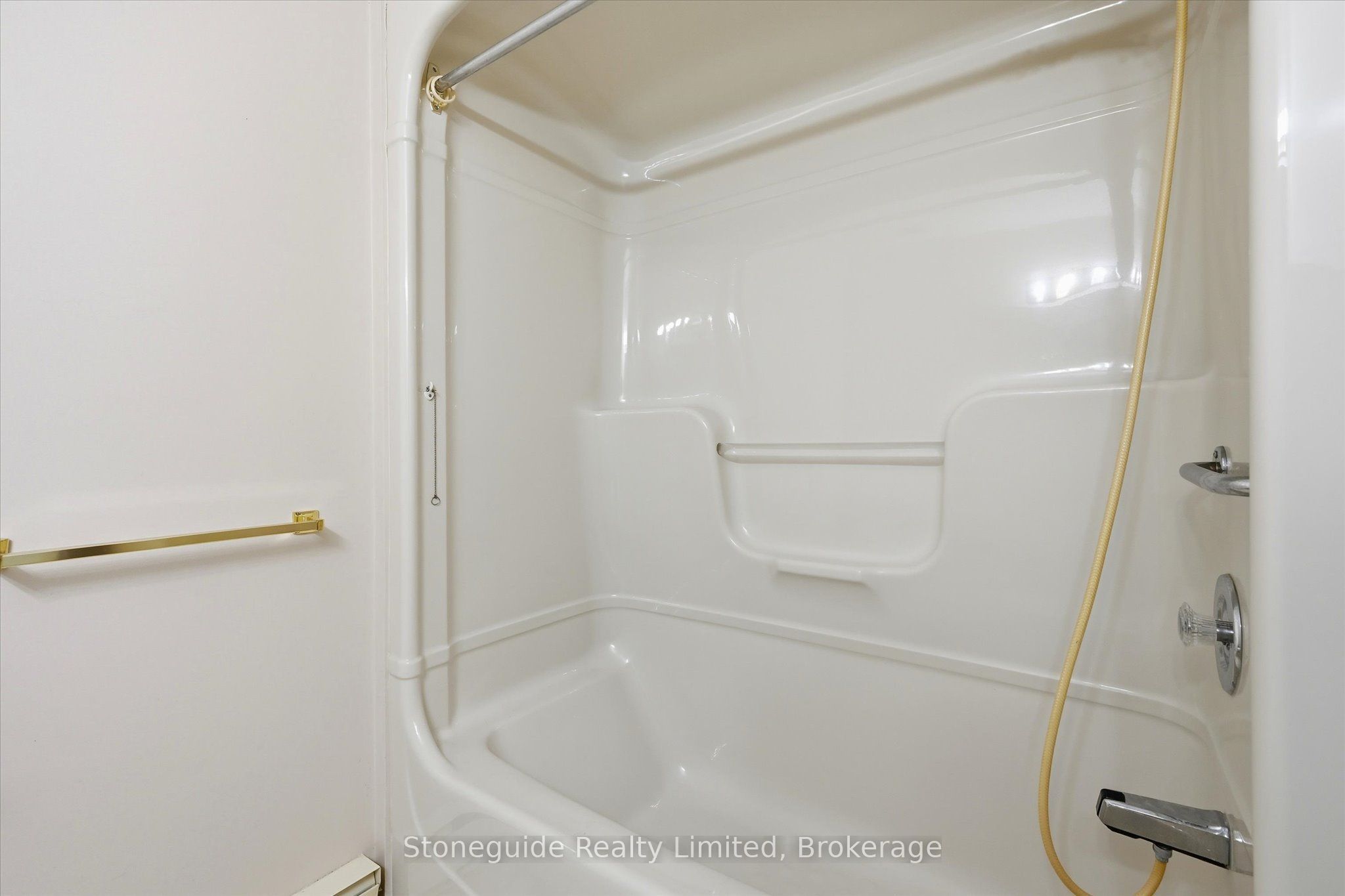 21 Paddock Wood 10 Property Photo 42