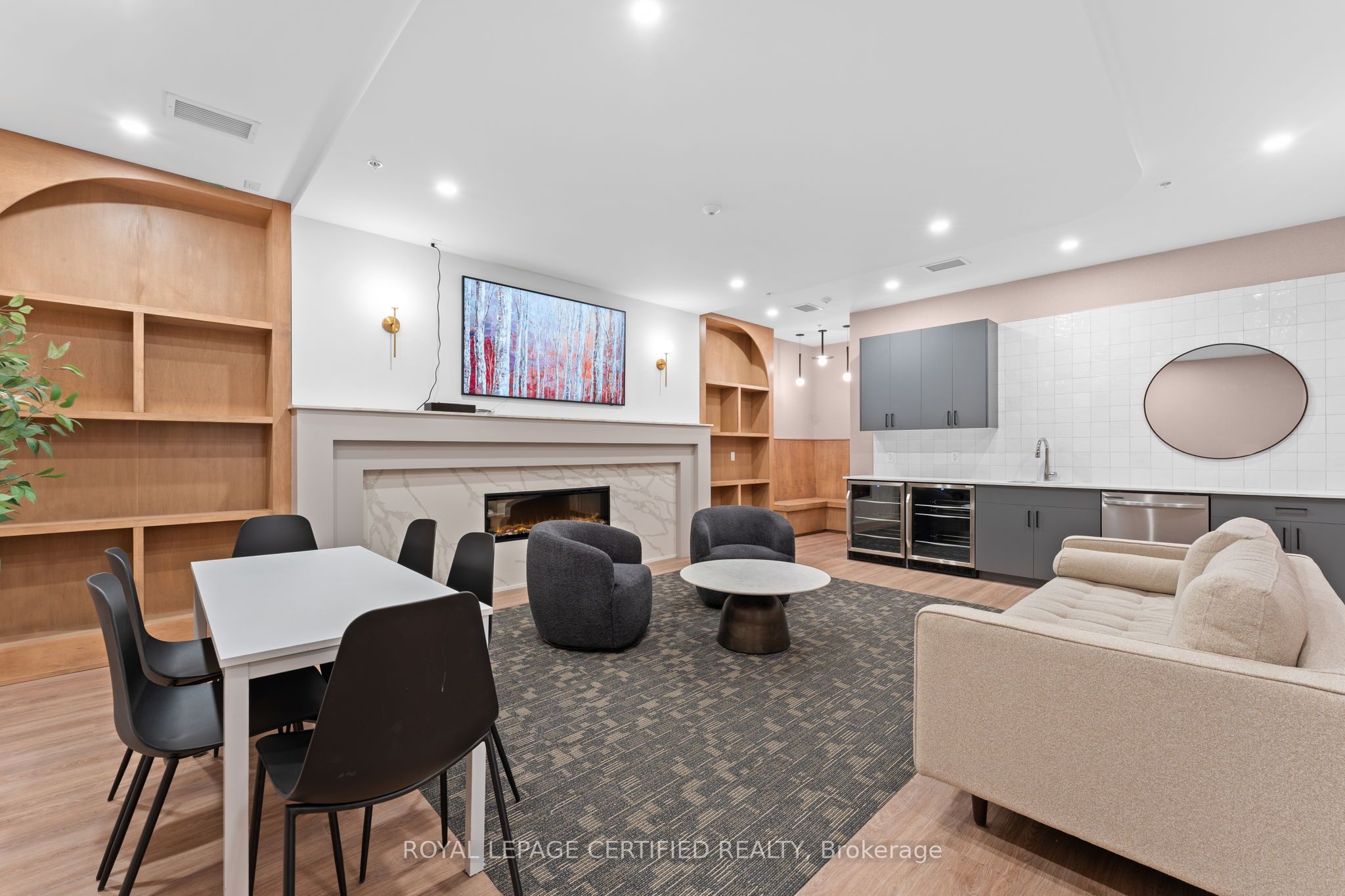 223 Princess Street 714 Property Photo 5